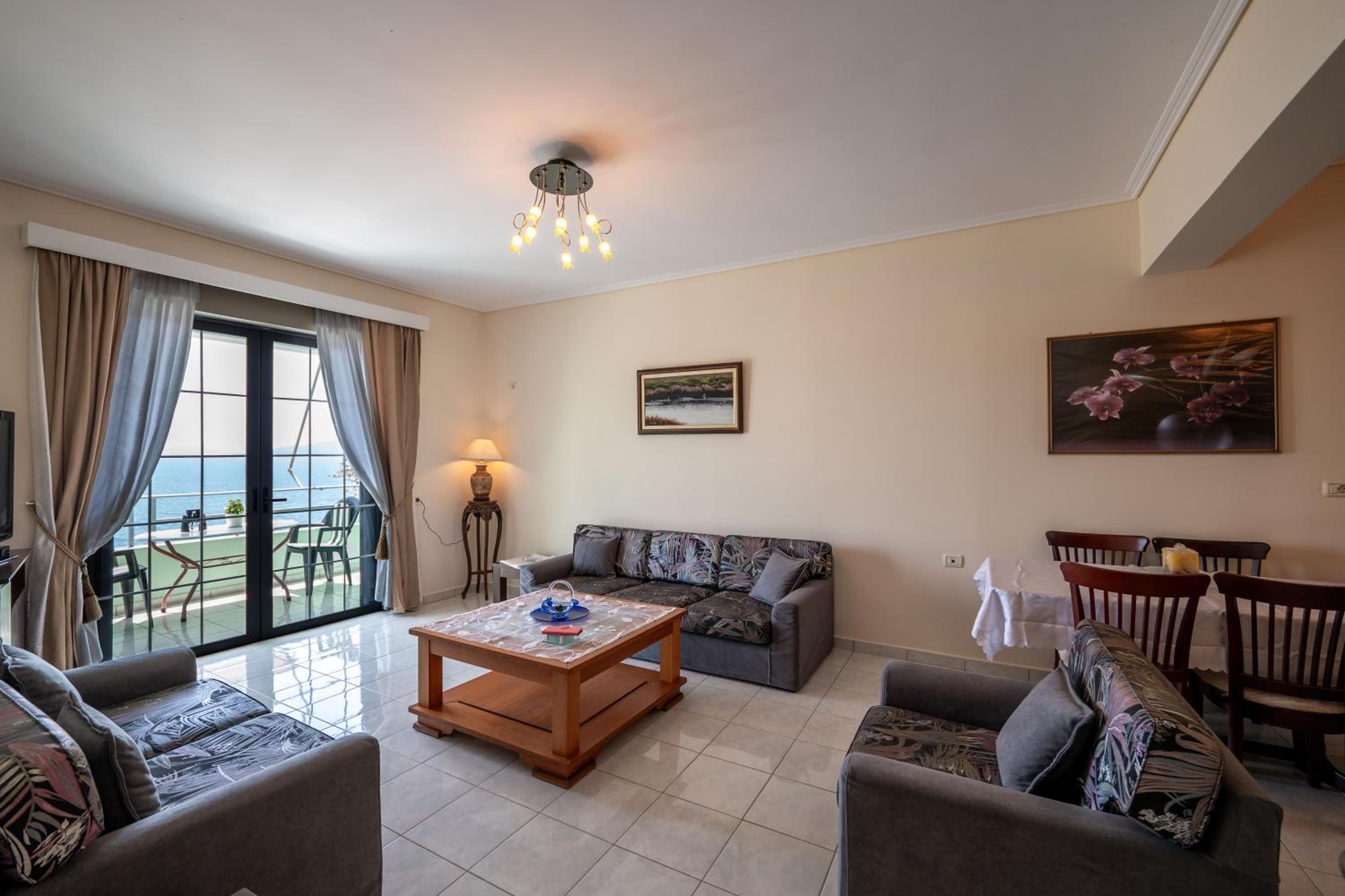 Thimios Rooms 2