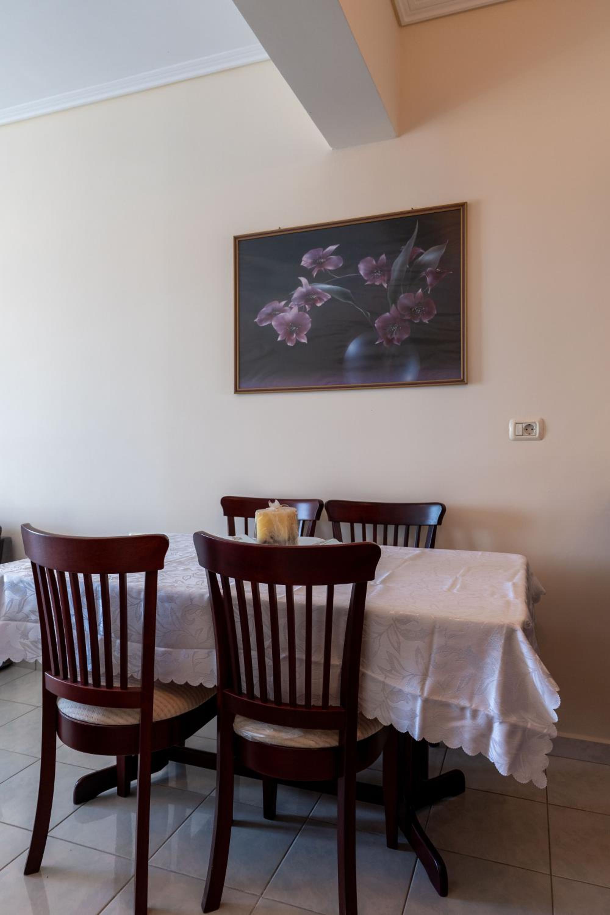 Thimios Rooms 2