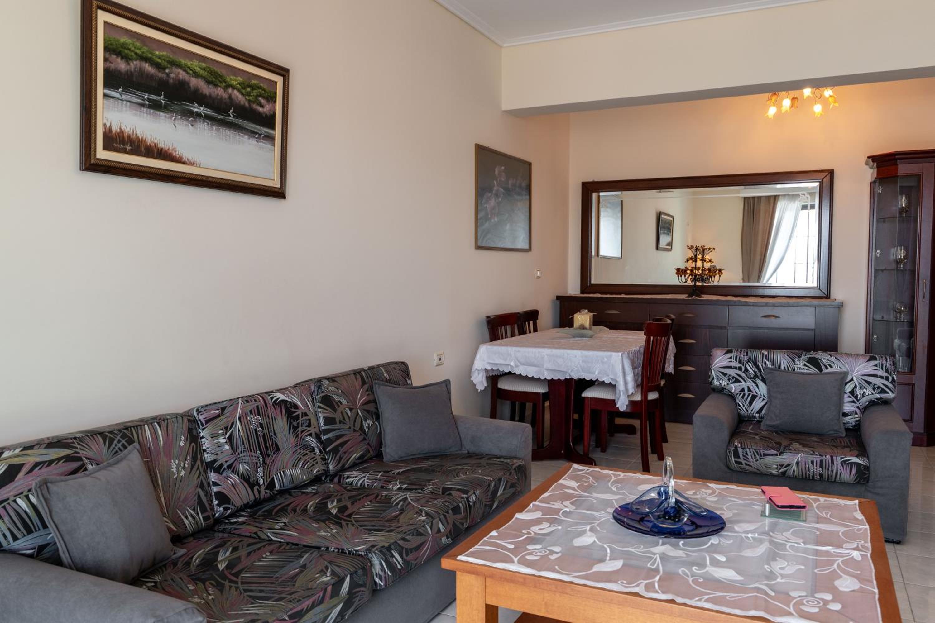 Thimios Rooms 2