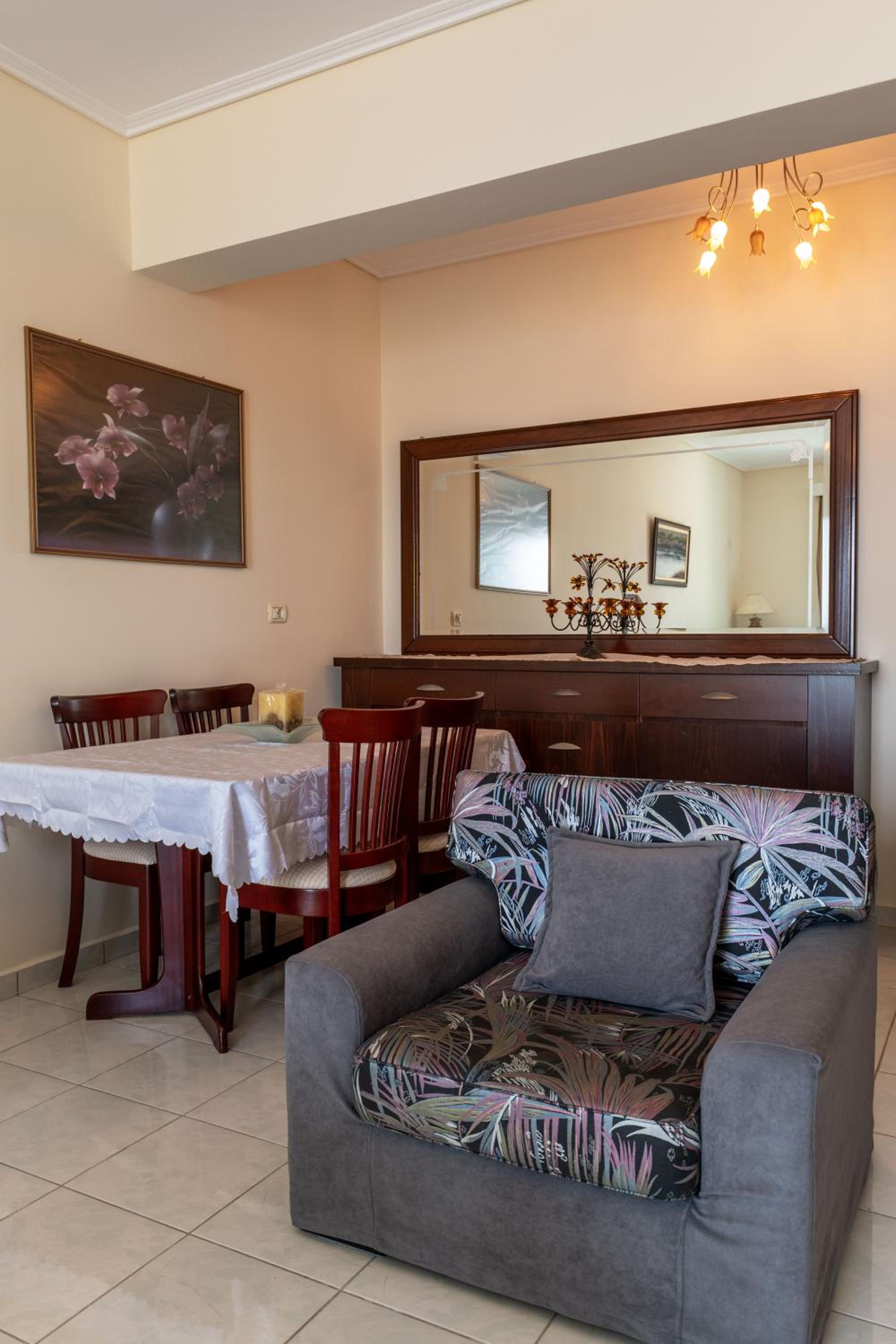 Thimios Rooms 2