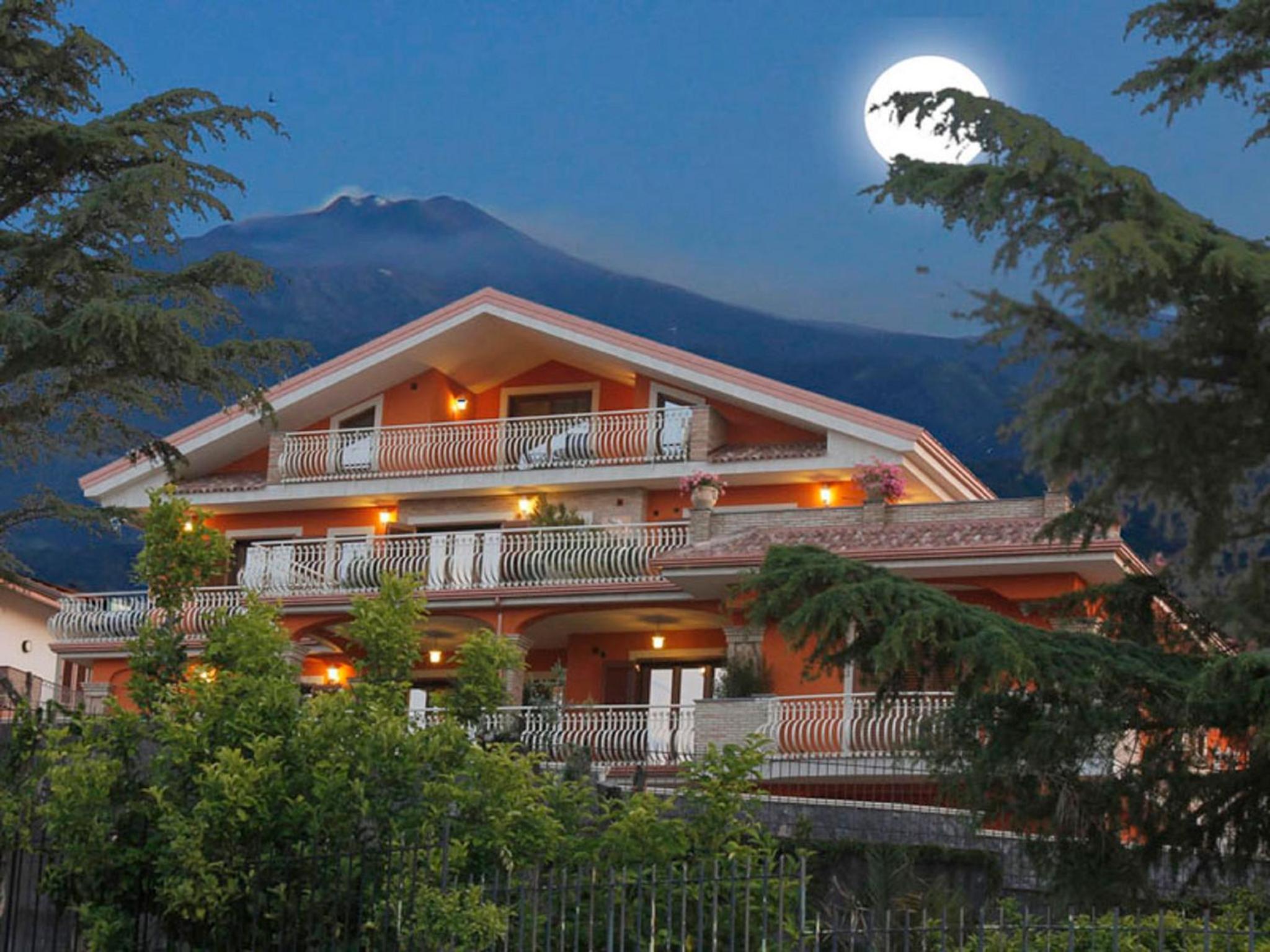 Hotel Etna Royal View - Image 1