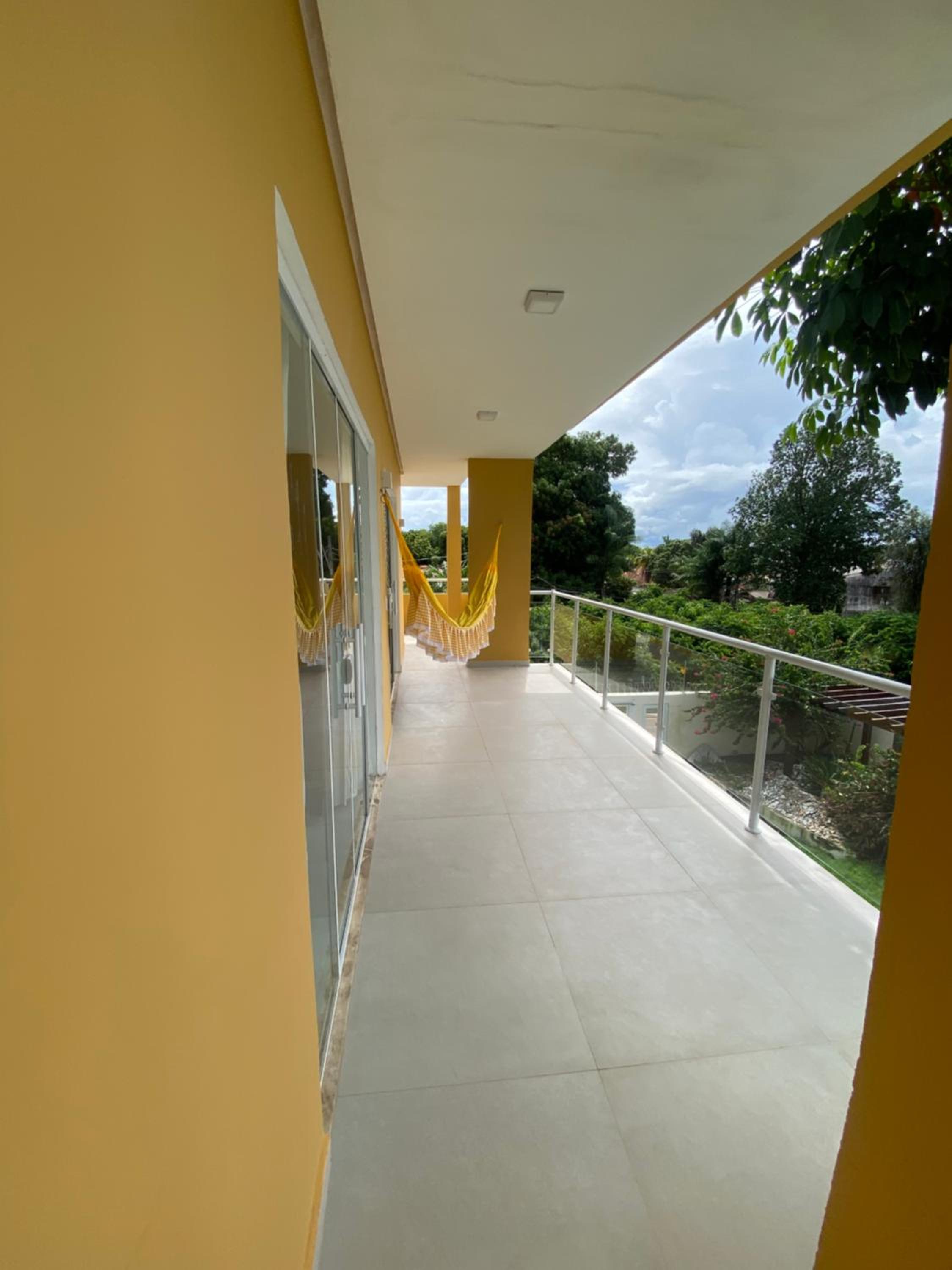 Casa Amarilla Alter