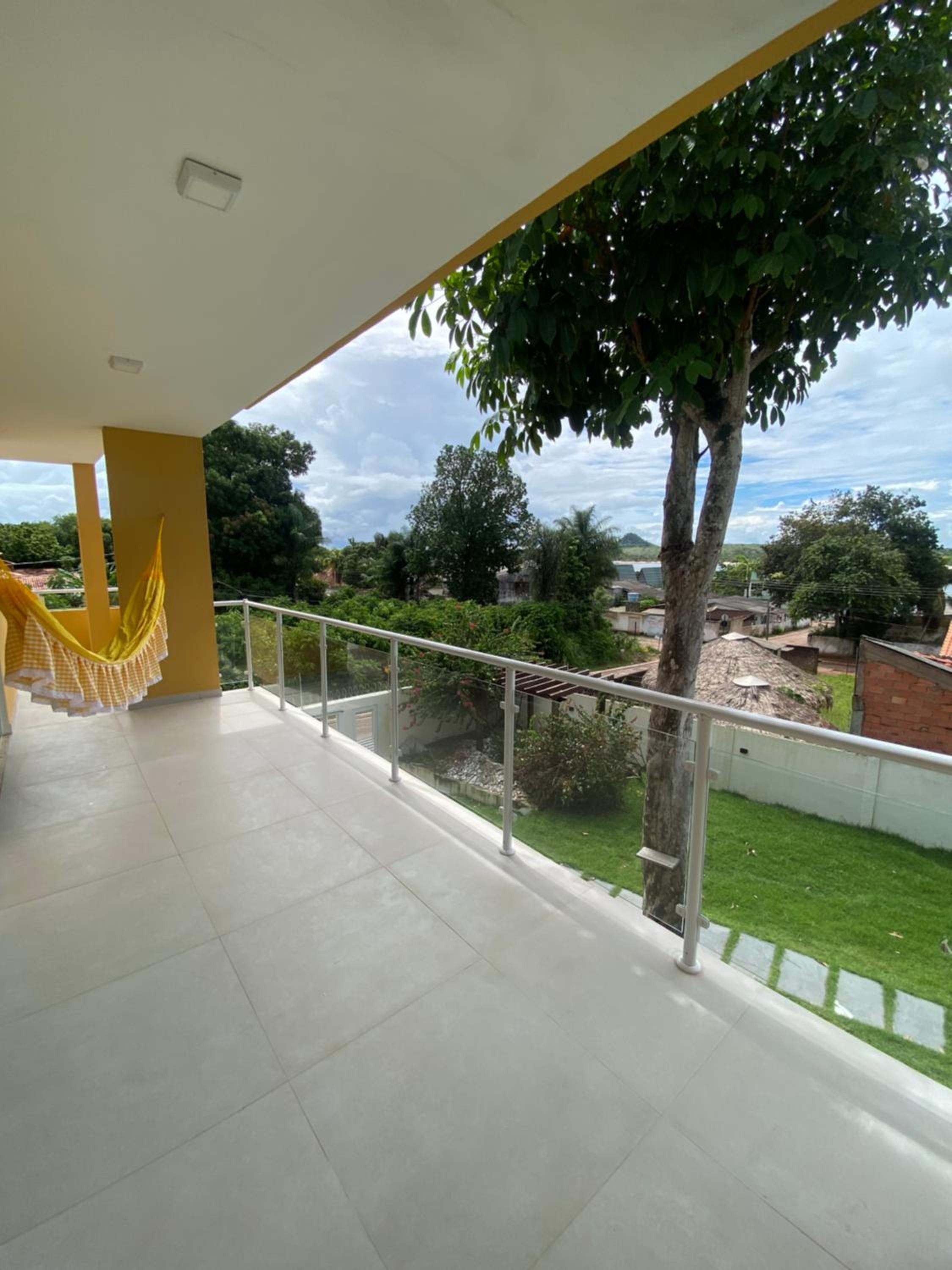 Casa Amarilla Alter