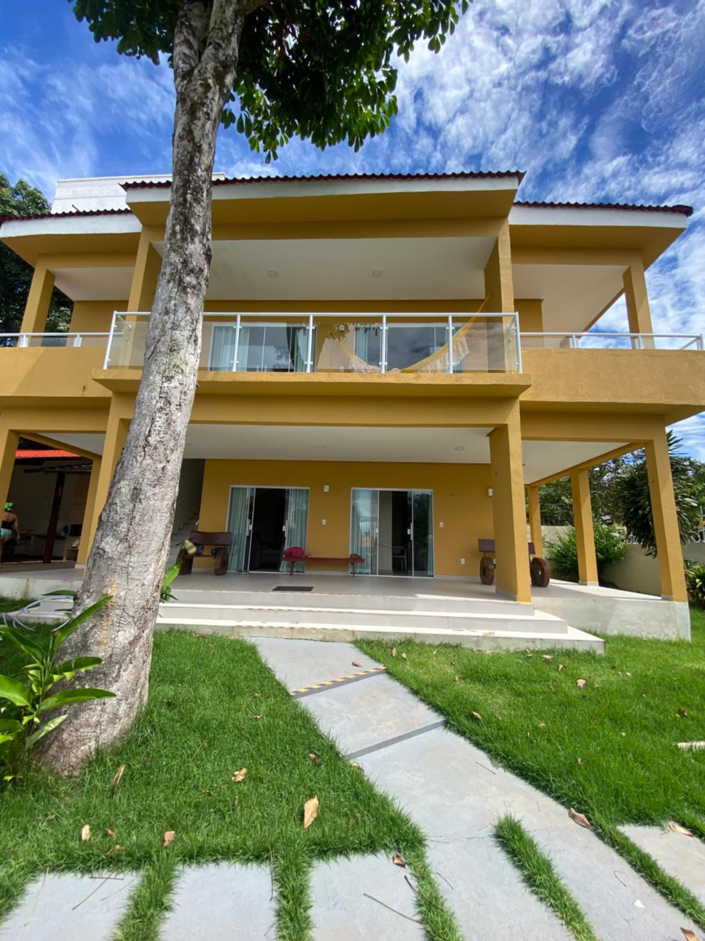Casa Amarilla Alter