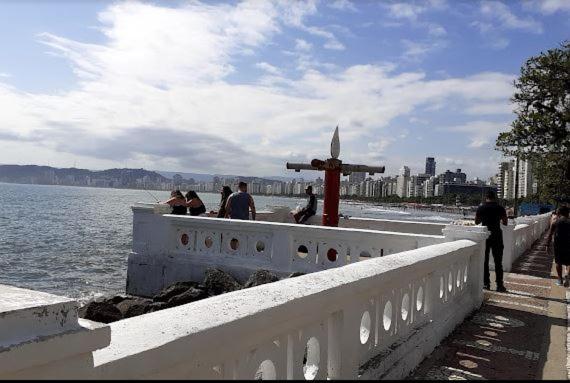 MELHOR LOCALIZAÇÃO DE SANTOS, LOFT, 200 MTS da PRAIA, WI-FI, AR CONDICIONADO
