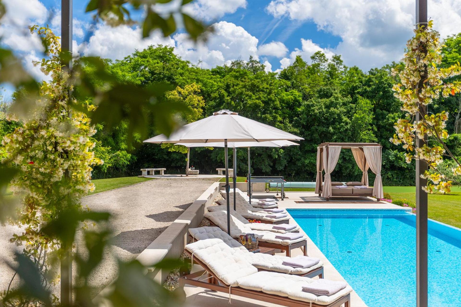Beautiful Villa Village with tennis court in Tinj view 3