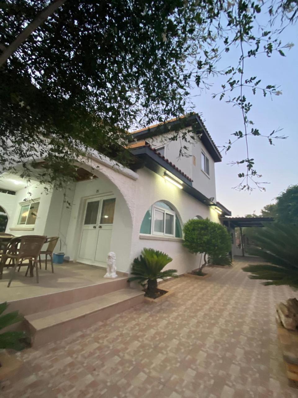 Emilia Villa