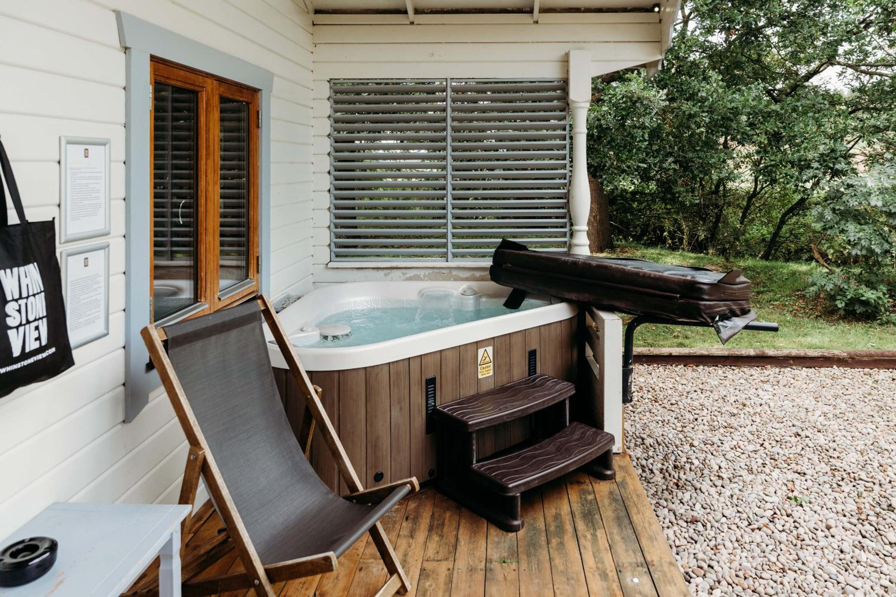 Bazare Log Cabin, Whinstone View