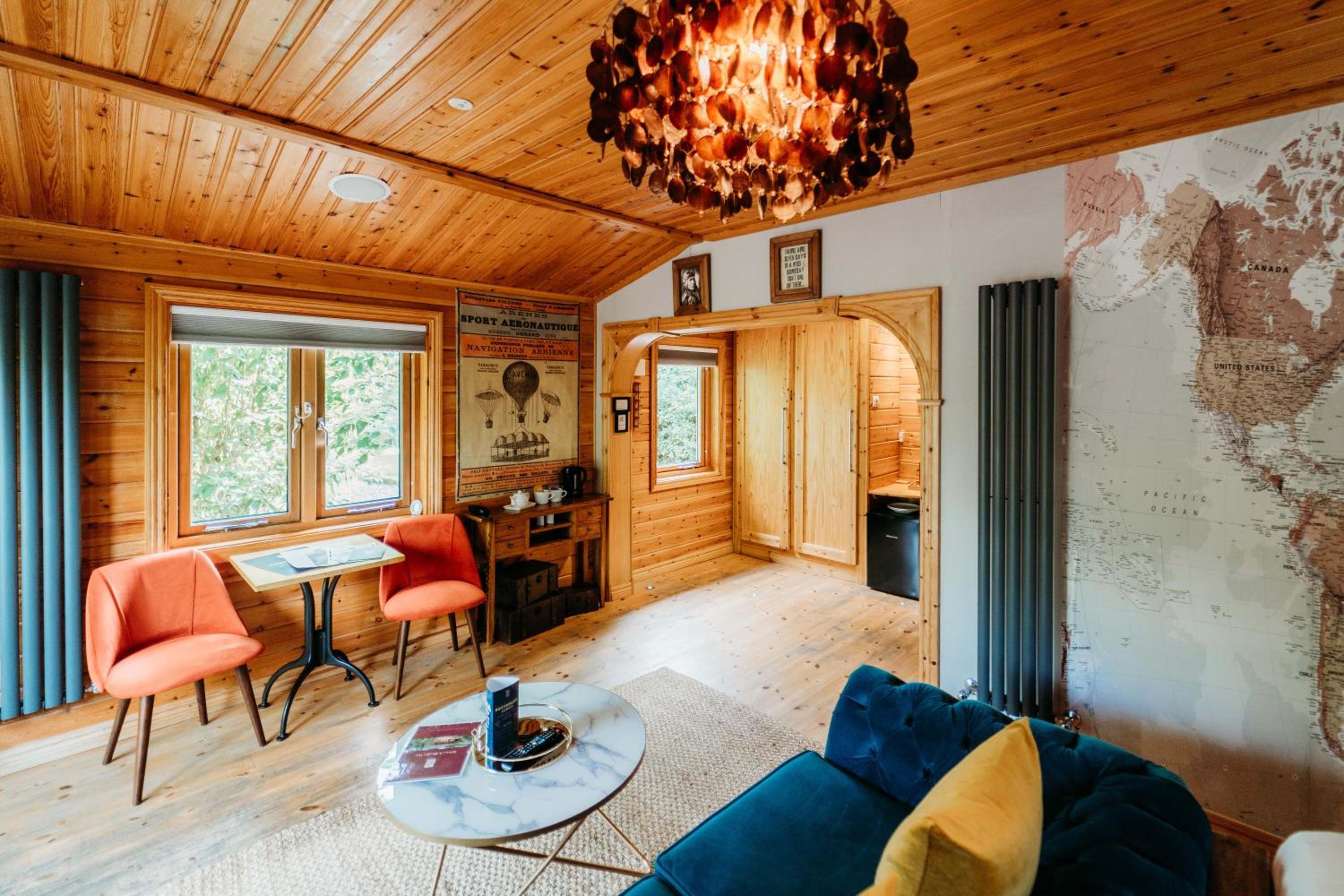 Bazare Log Cabin, Whinstone View