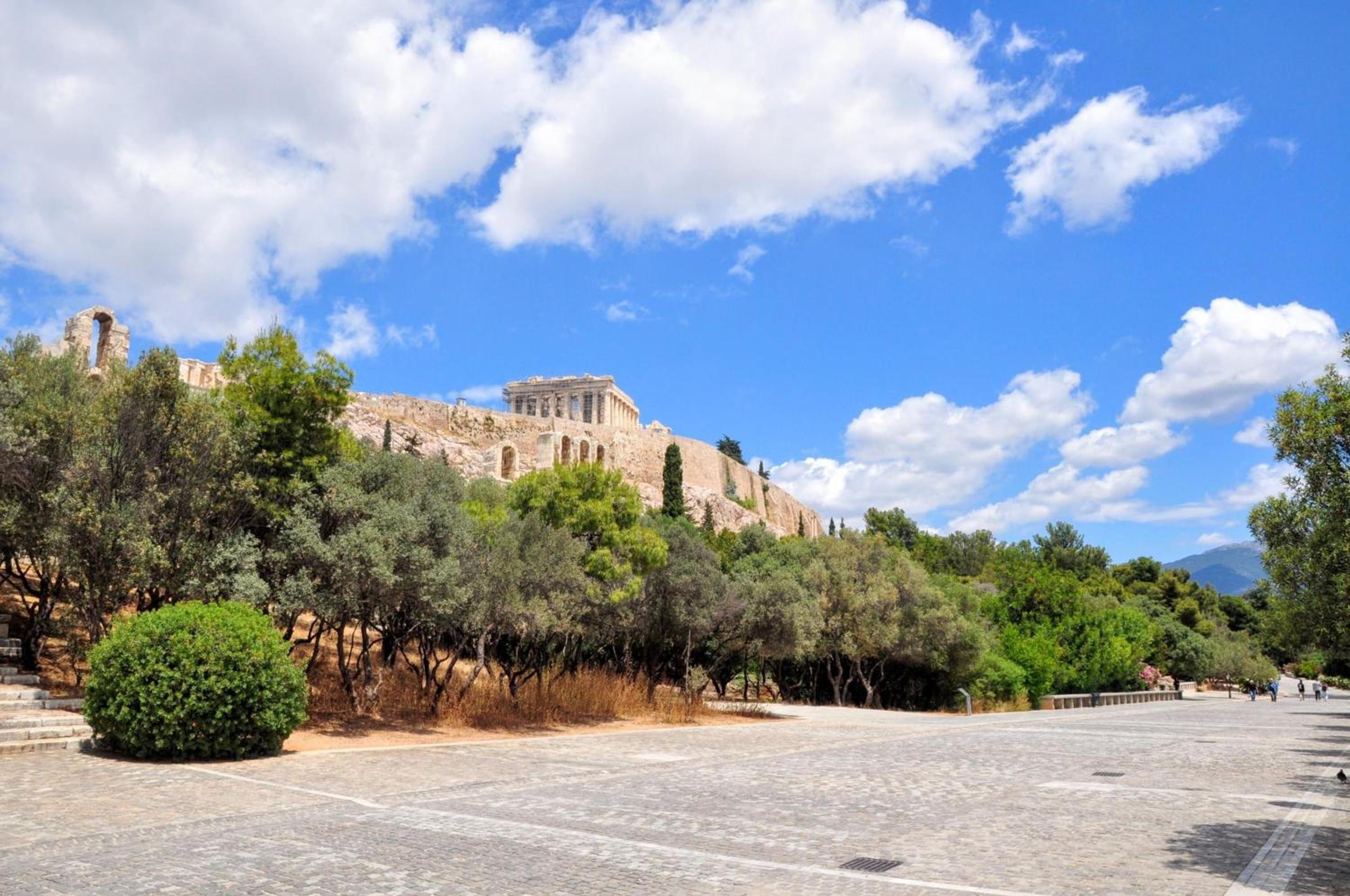 Elegant apartment under the Acropolis