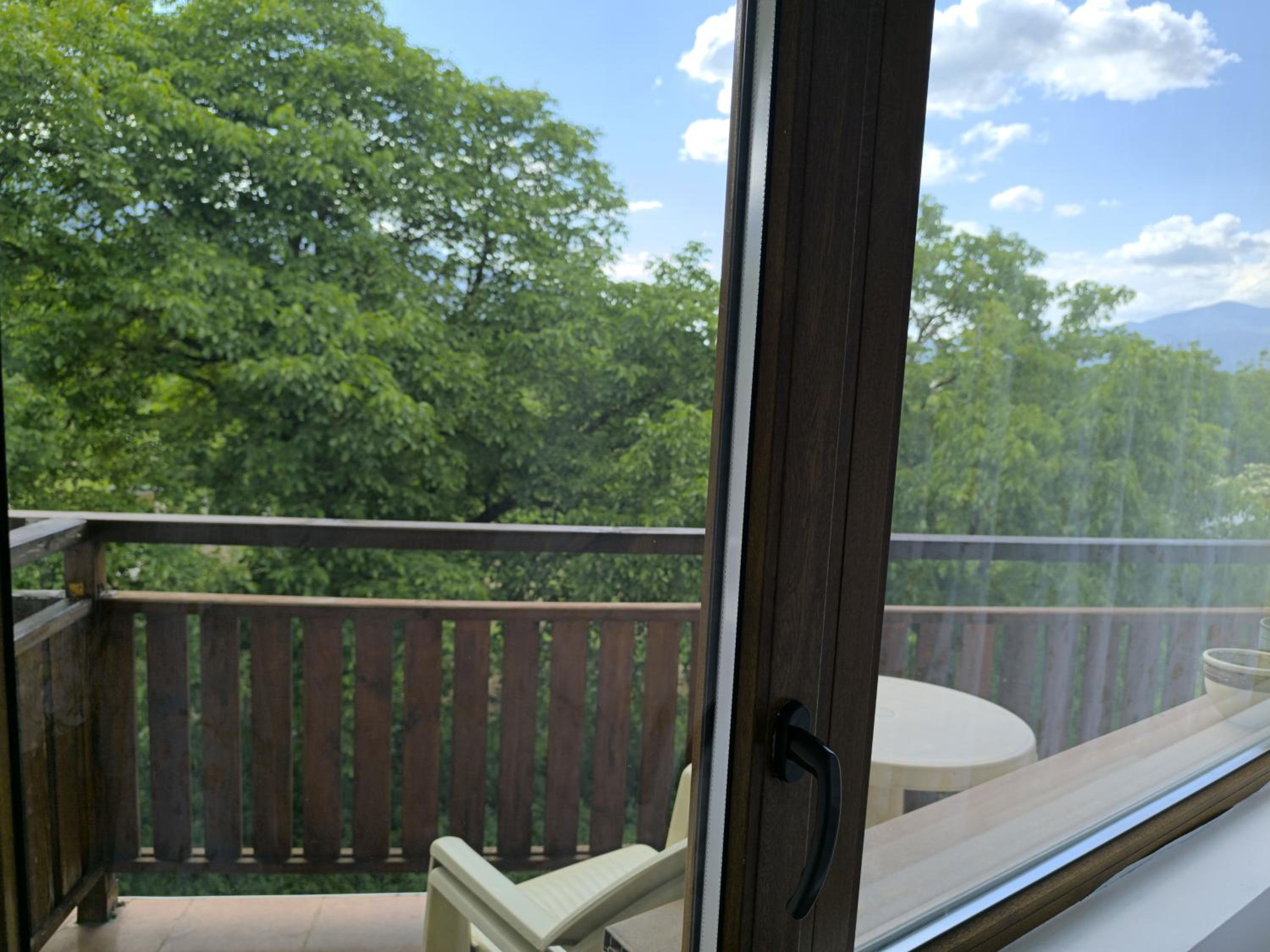 Cozy nature stay, free Bottle of good Wine, Great view, free Parking