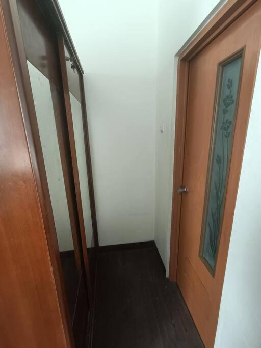 Rumah Besar dg Kolam Ikan diKota