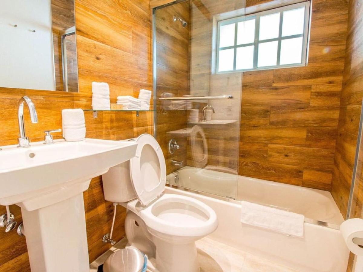 4Bed2Bath Design District Home With Huge Patio BBQ