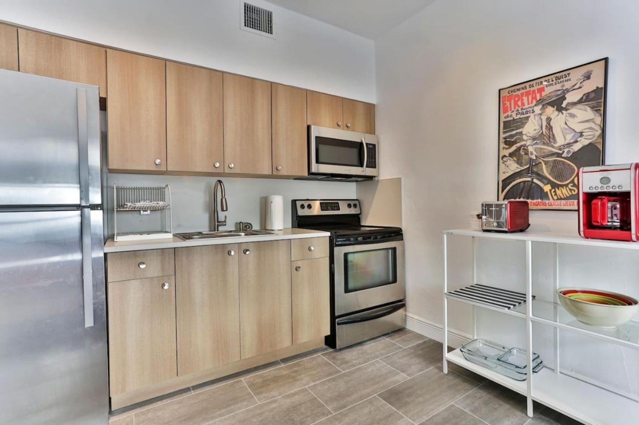 Centrally Located Impeccable Apartment Unit wtih BBQ