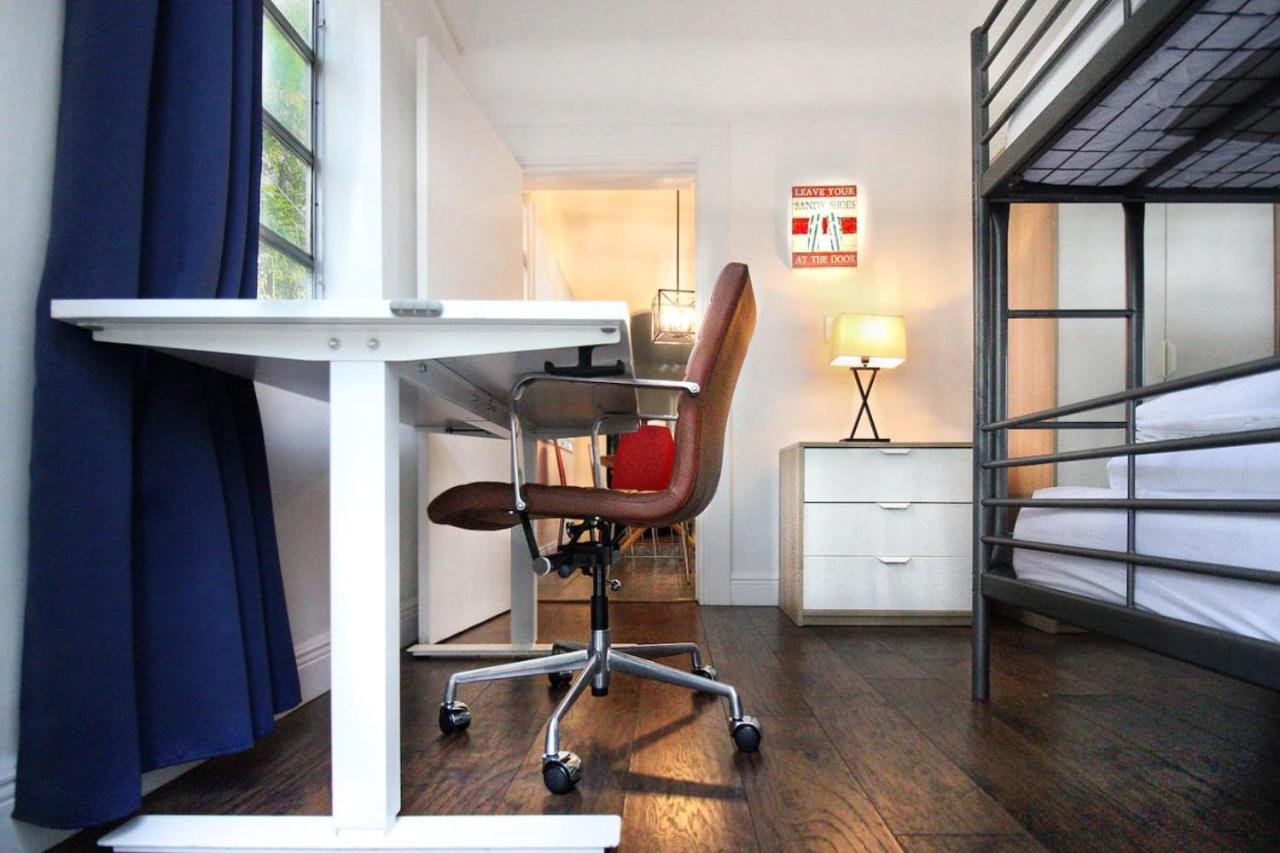 Centrally Located Impeccable Apartment Unit wtih BBQ