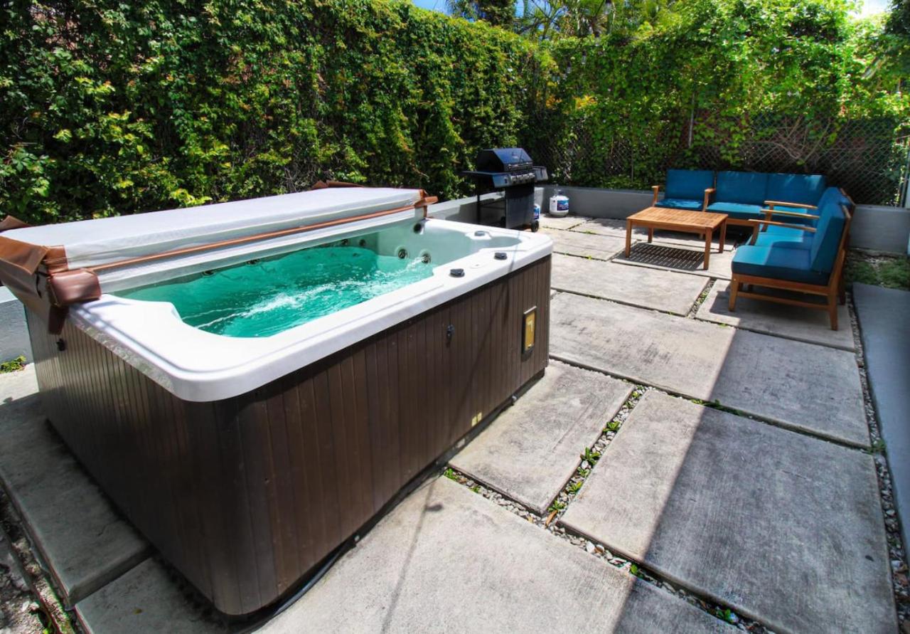 4Bed 3Bath Coral Gables Area Stunning With Hot Tub
