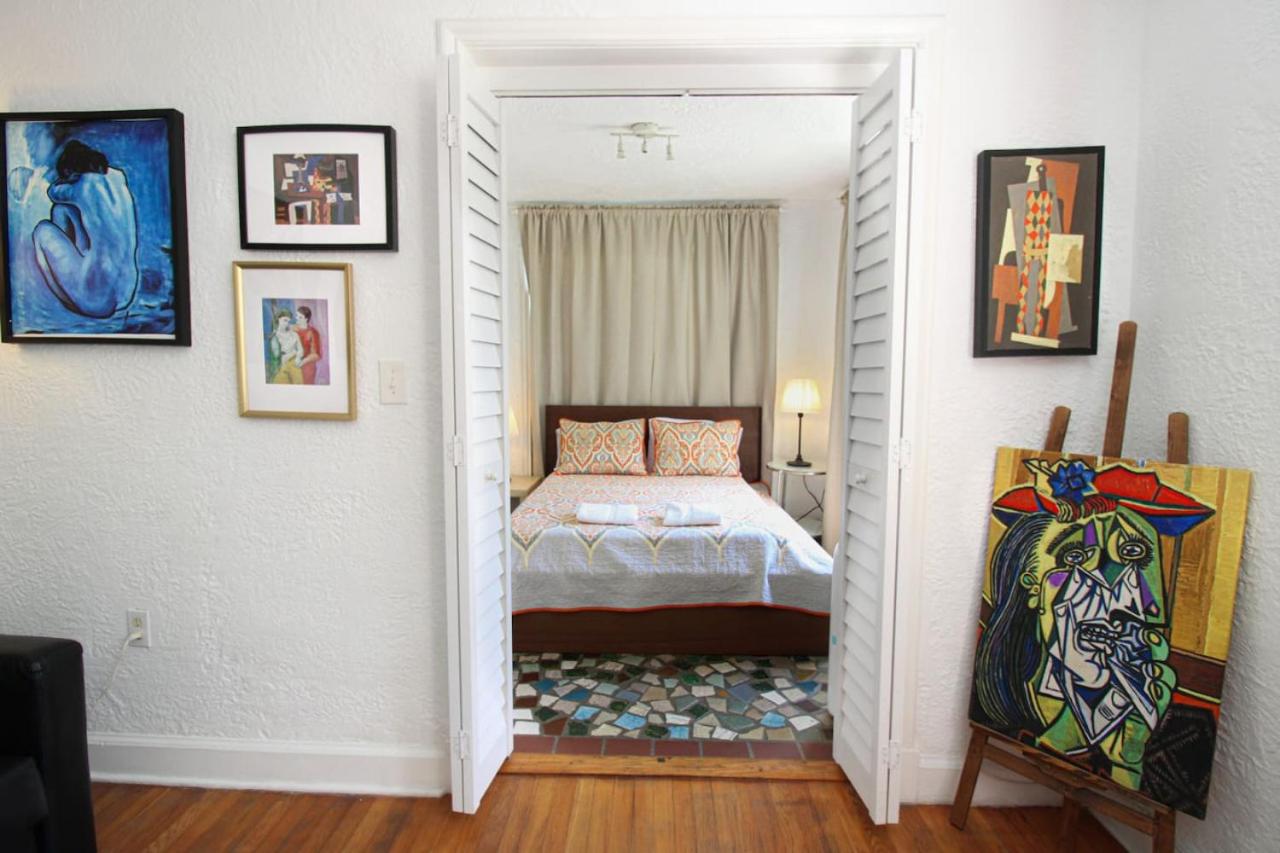 Coral Gables Picasso Apt in Art Building with Patio