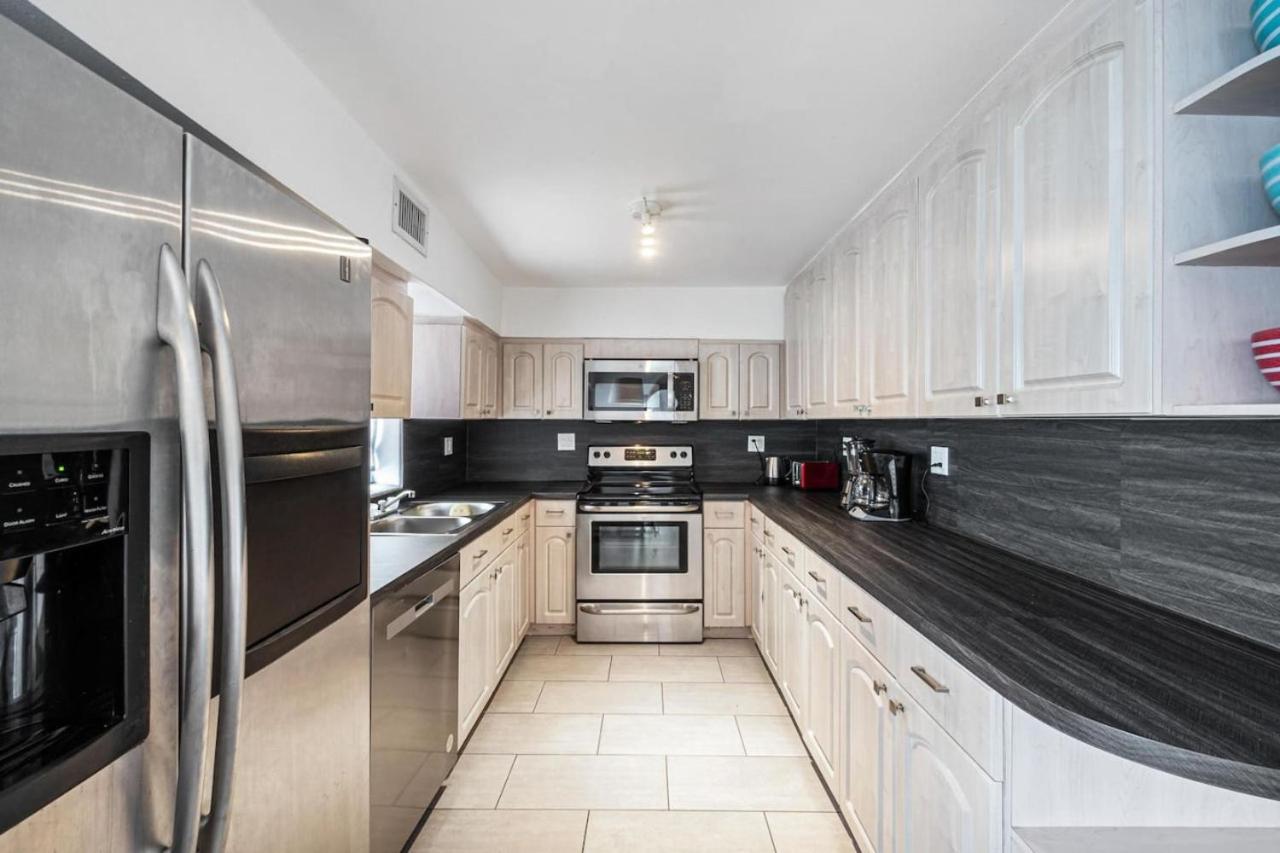 West Brickell GEM With Private Garden, 2BR 2BATH