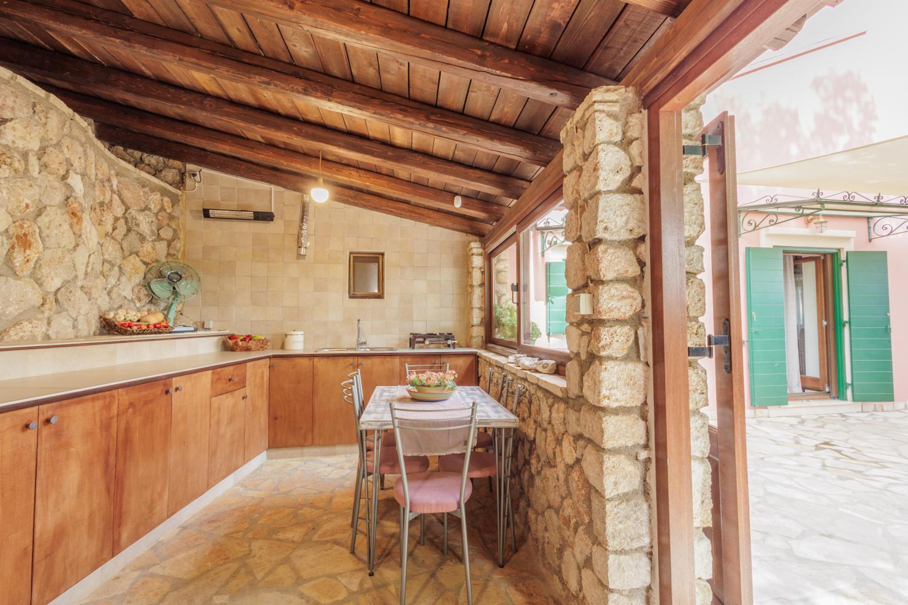Villa Oros