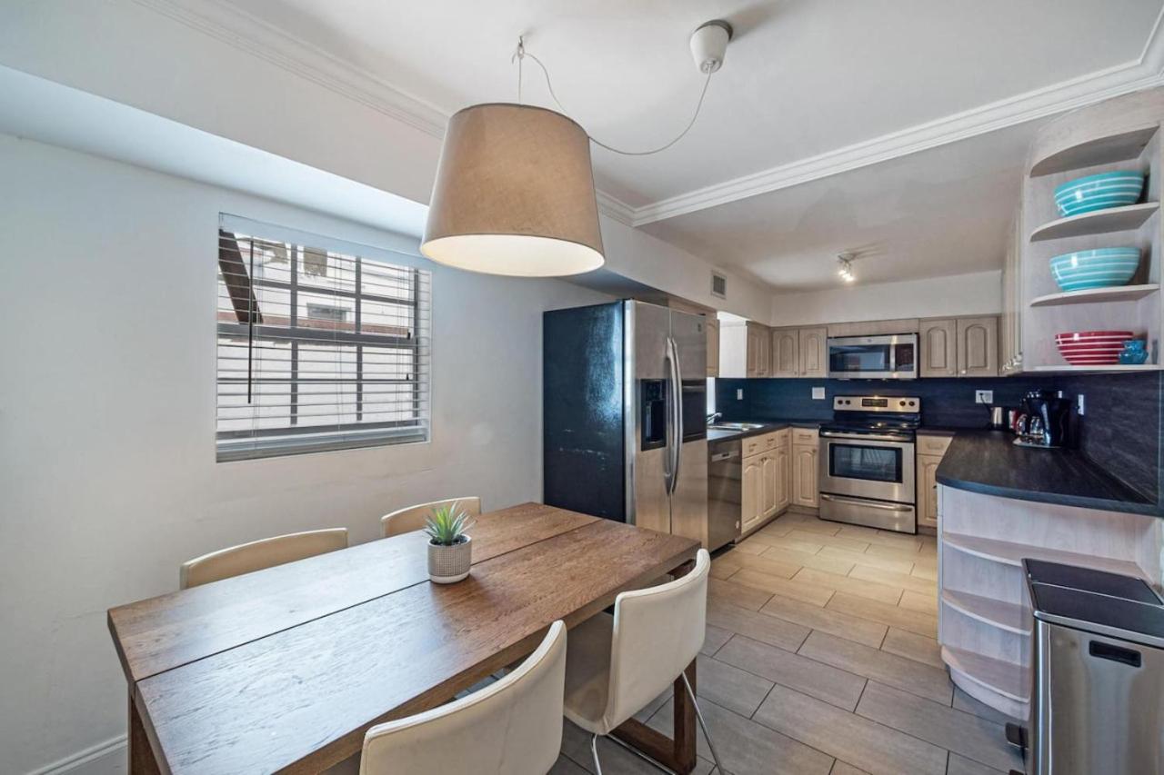 Classic West Brickell Mansion, Sleeps 15