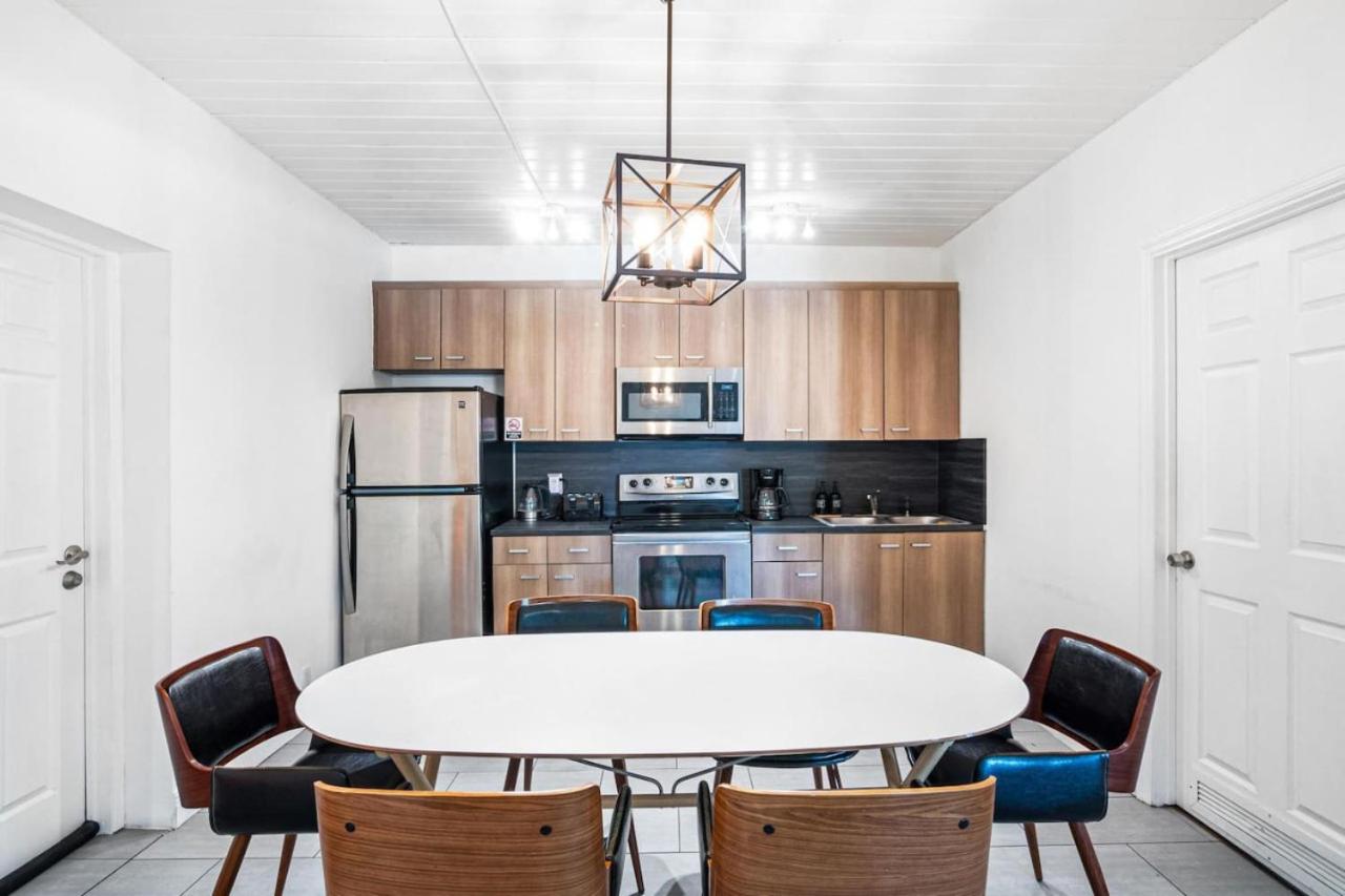 Classic West Brickell Mansion, Sleeps 15