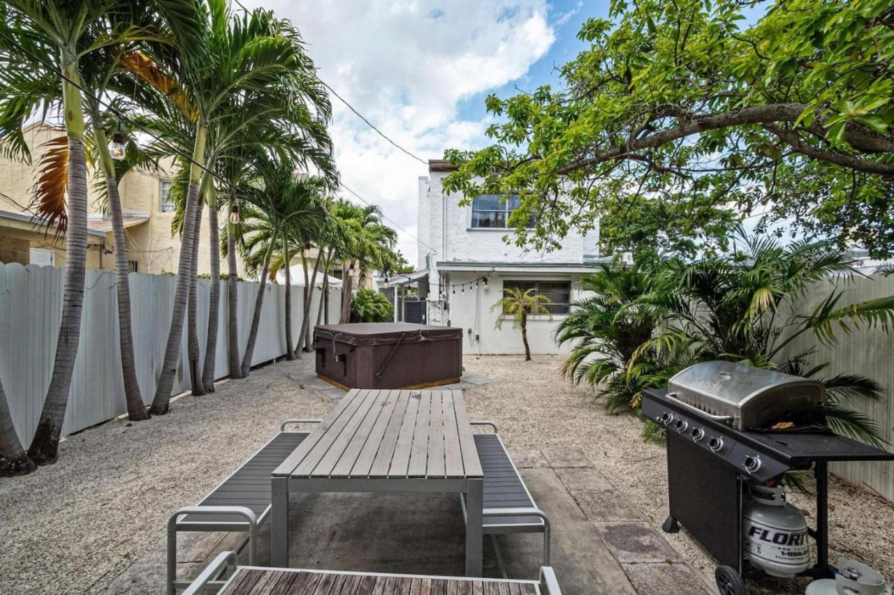 Classic West Brickell Mansion, Sleeps 15