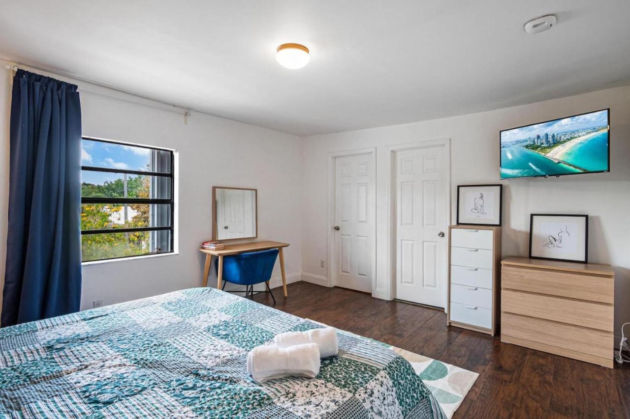 Classic West Brickell Mansion, Sleeps 15