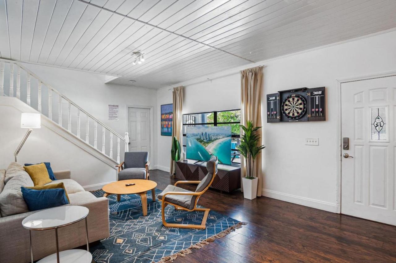 Classic West Brickell Mansion, Sleeps 15