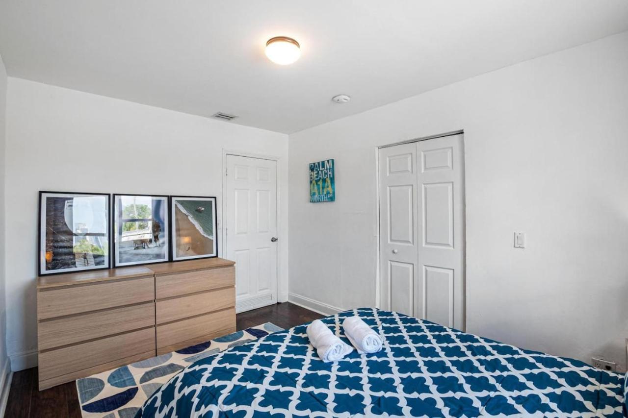 Classic West Brickell Mansion, Sleeps 15