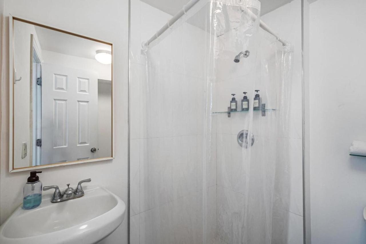 Classic West Brickell Mansion, Sleeps 15