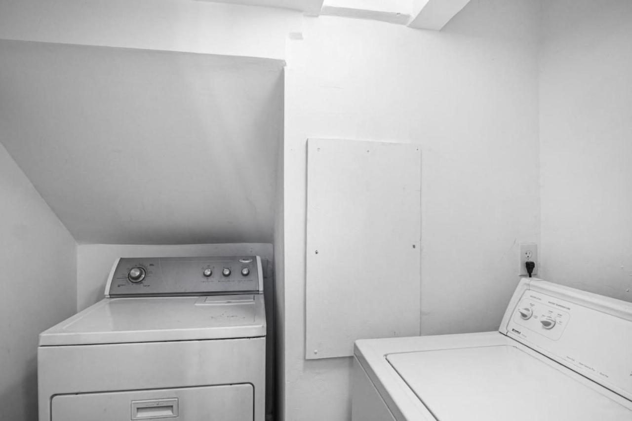 Classic West Brickell Mansion, Sleeps 15
