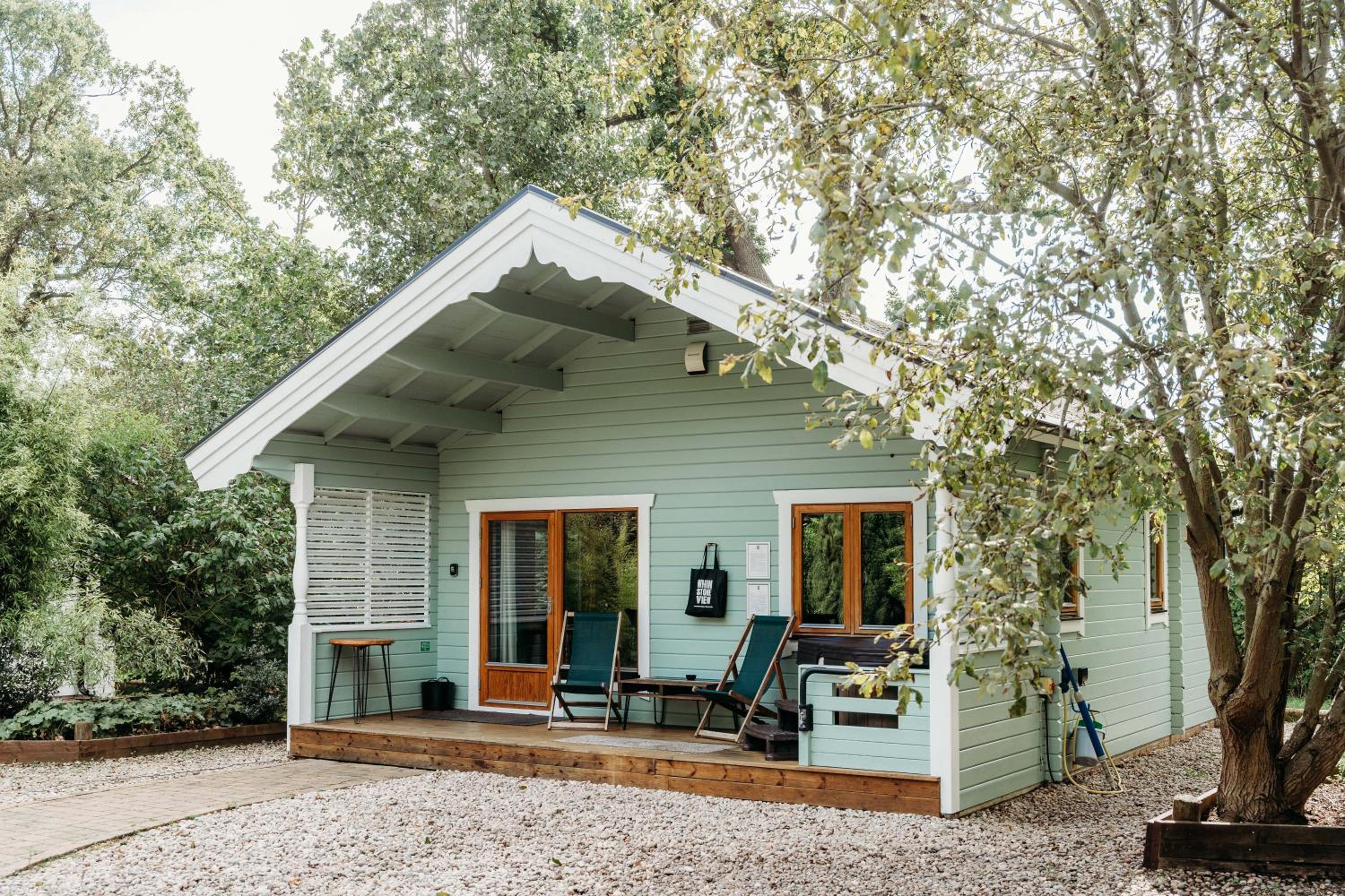 Bazare Log Cabin, Whinstone View