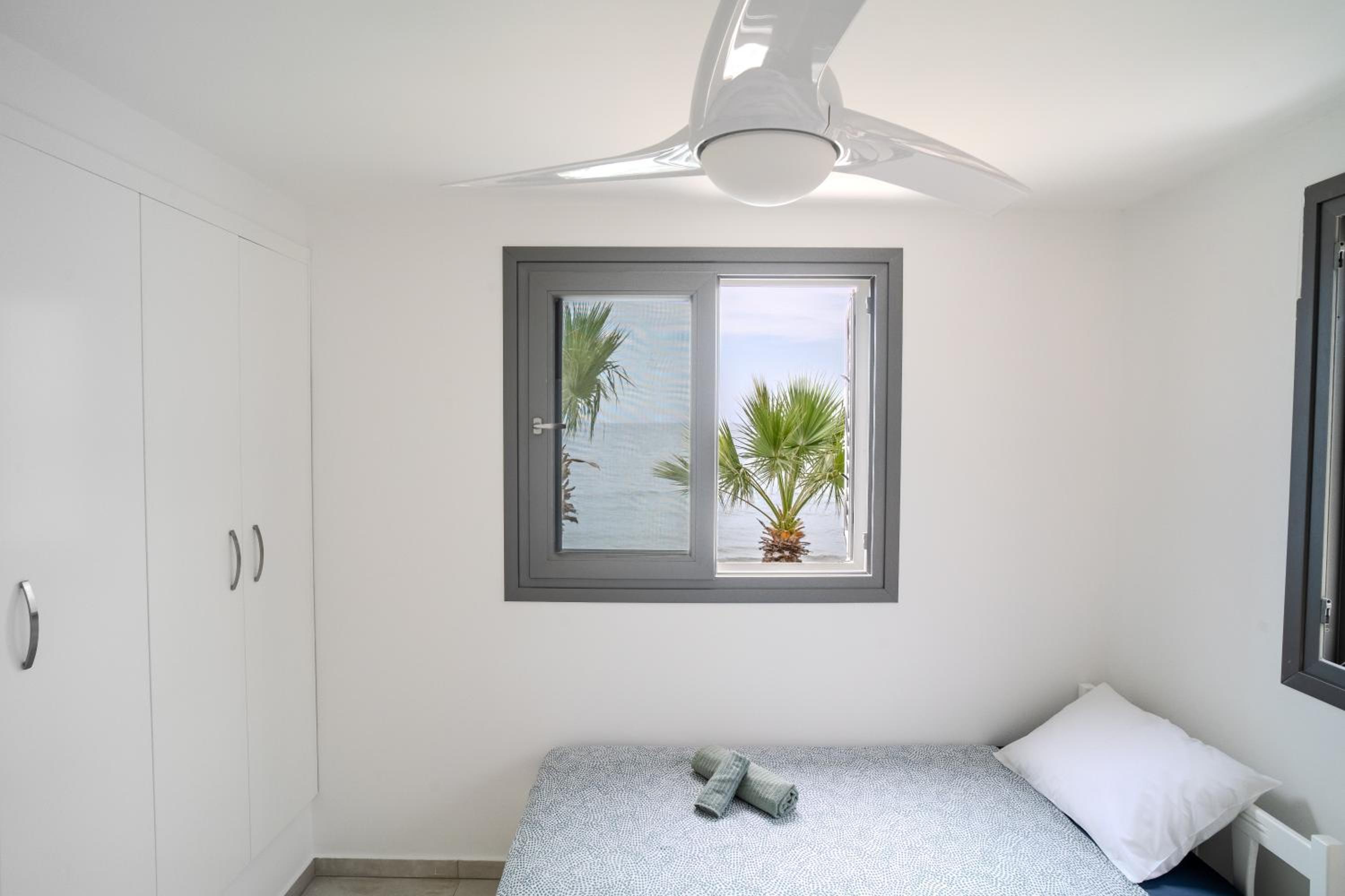 Meneou Blu Beach House*