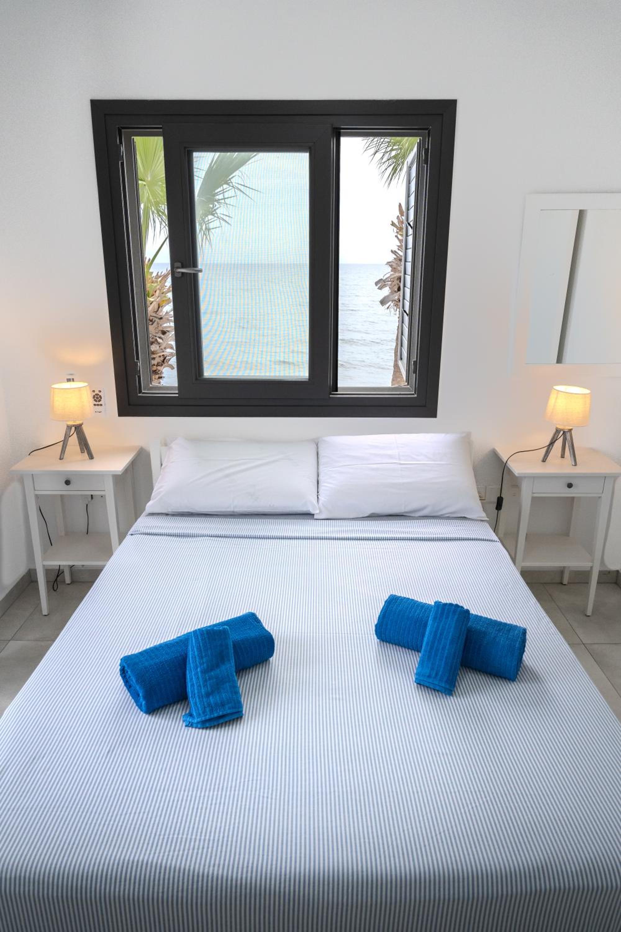 Meneou Blu Beach House*