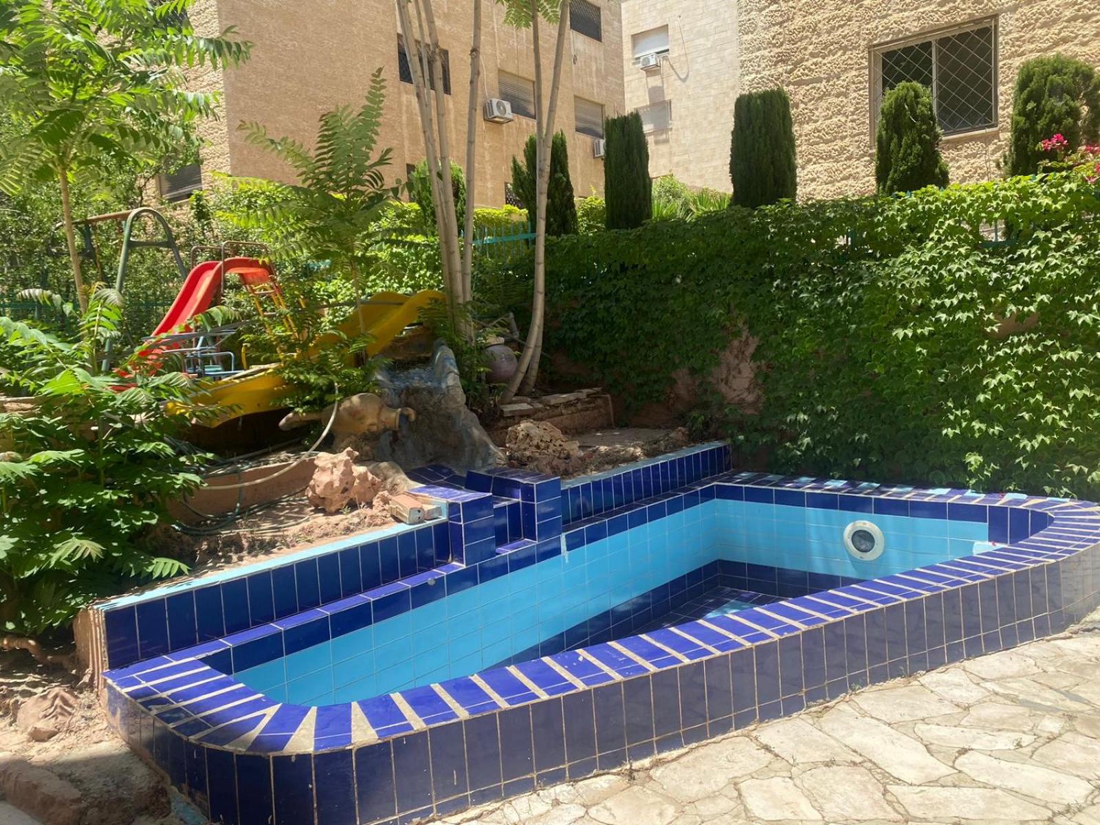3 bedroom semi detached house Gardens street view 3