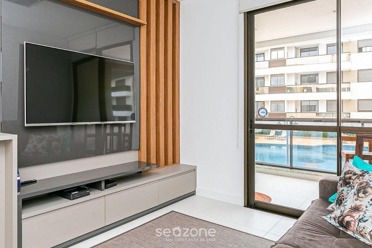 Apartments with pools 200m from the sea Floripa-SC ADC