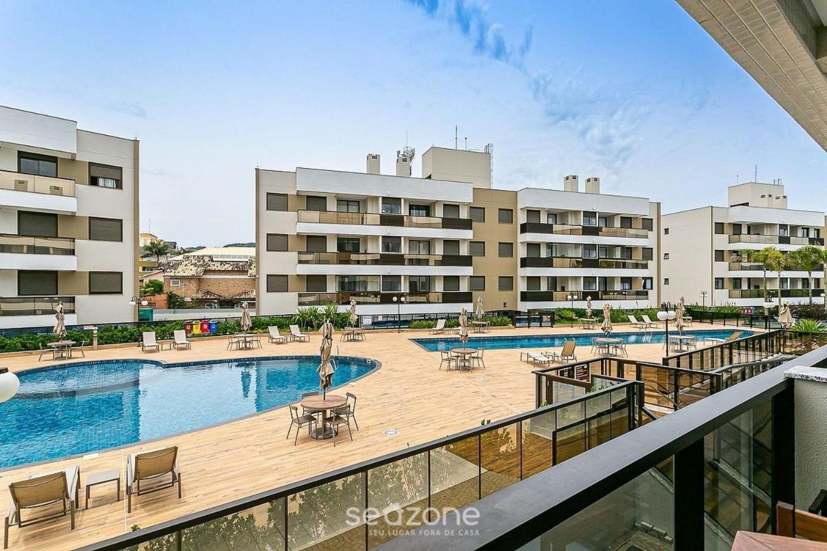 Apartments with pools 200m from the sea Floripa-SC ADC