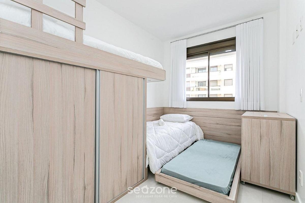 Apartments with pools 200m from the sea Floripa-SC ADC