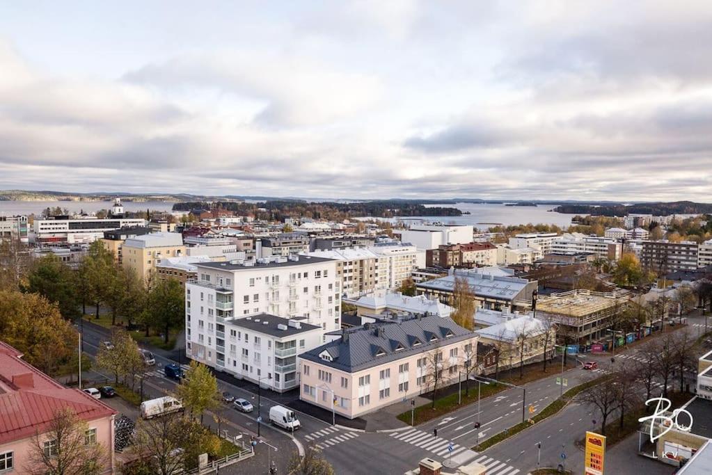 Uniikki kattohuoneisto ydinkeskustassa, lämmin pysäköinti, max 6 hlöä