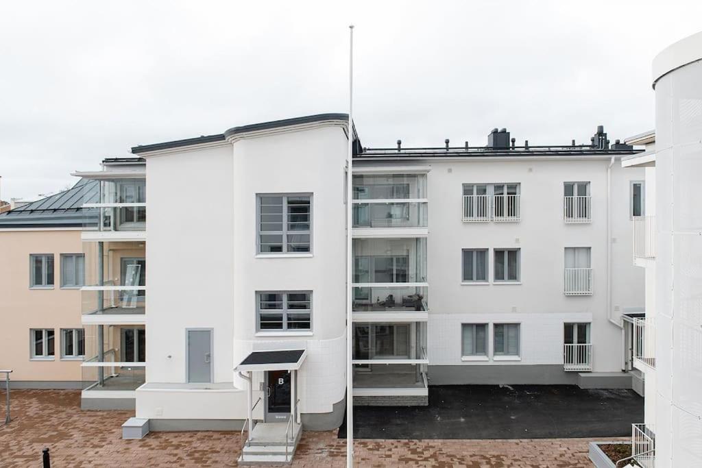 Uniikki kattohuoneisto ydinkeskustassa, lämmin pysäköinti, max 6 hlöä