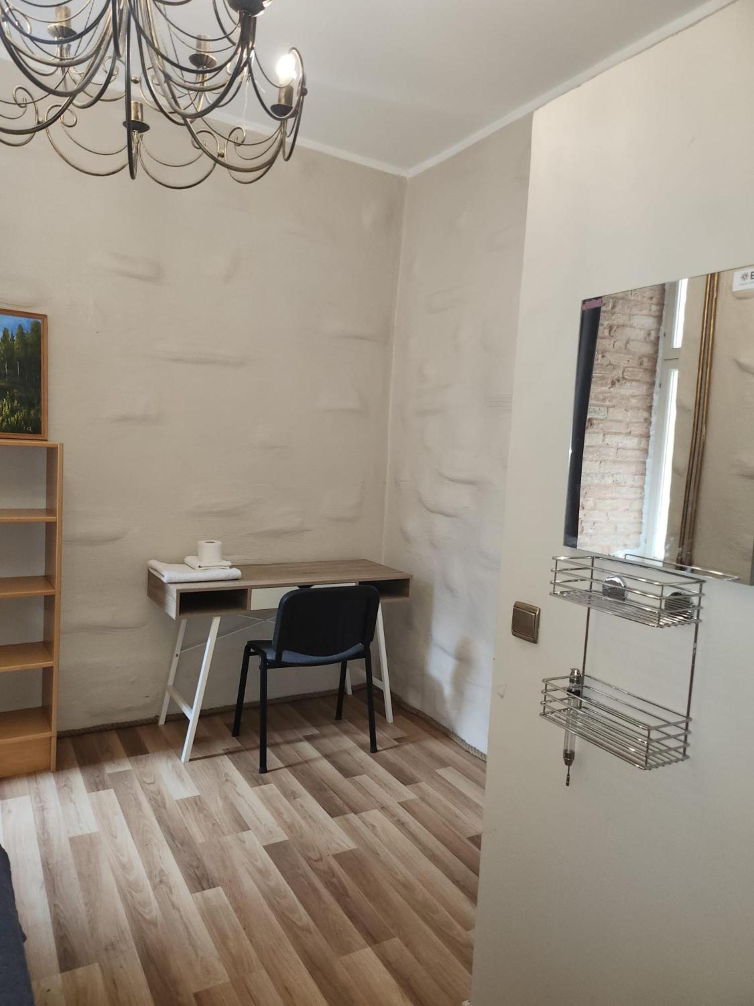 Tallinn Old Town Stay - Vintage rooms view 3