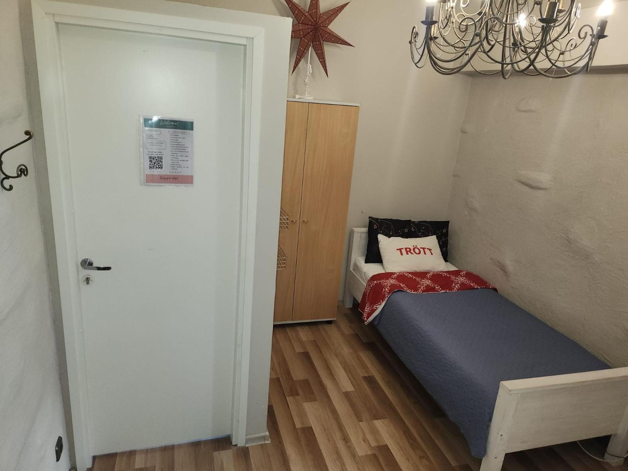 Tallinn Old Town Stay - Vintage rooms view 5