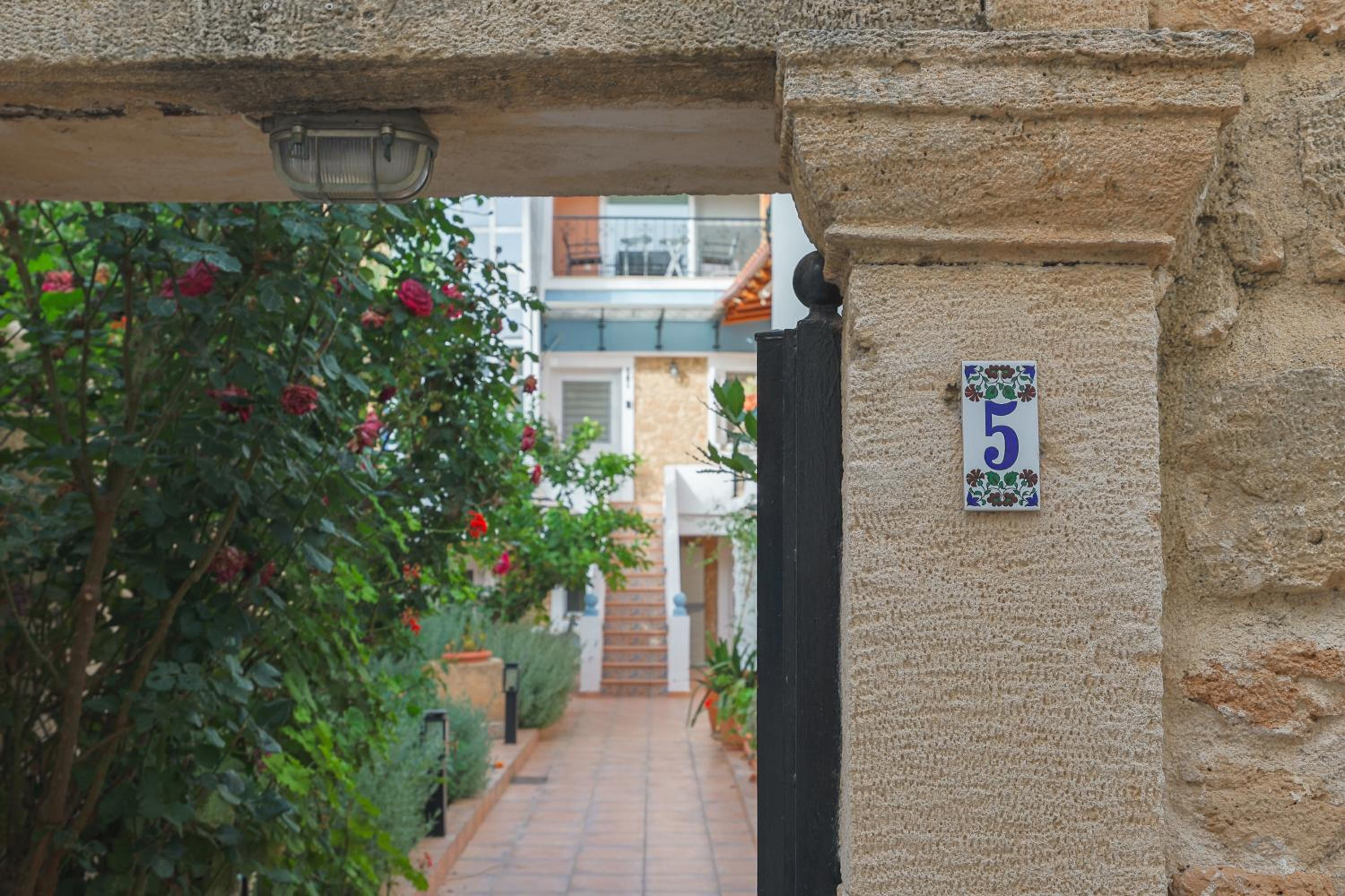 Stenaki - Apartments in Aegina Town view 4