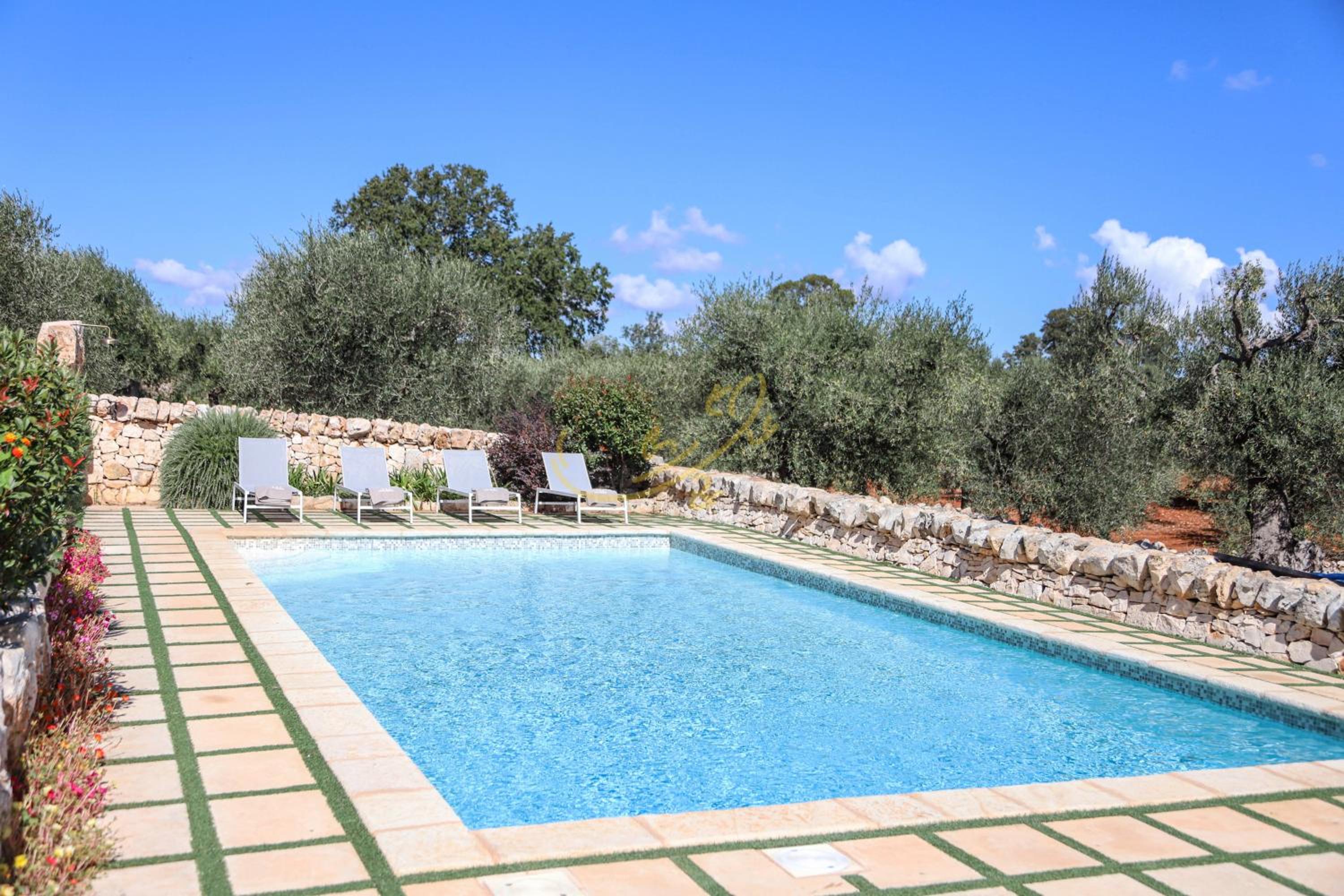 TD Trulli Locobello Stylish Cozy Trulli w Pool view 3