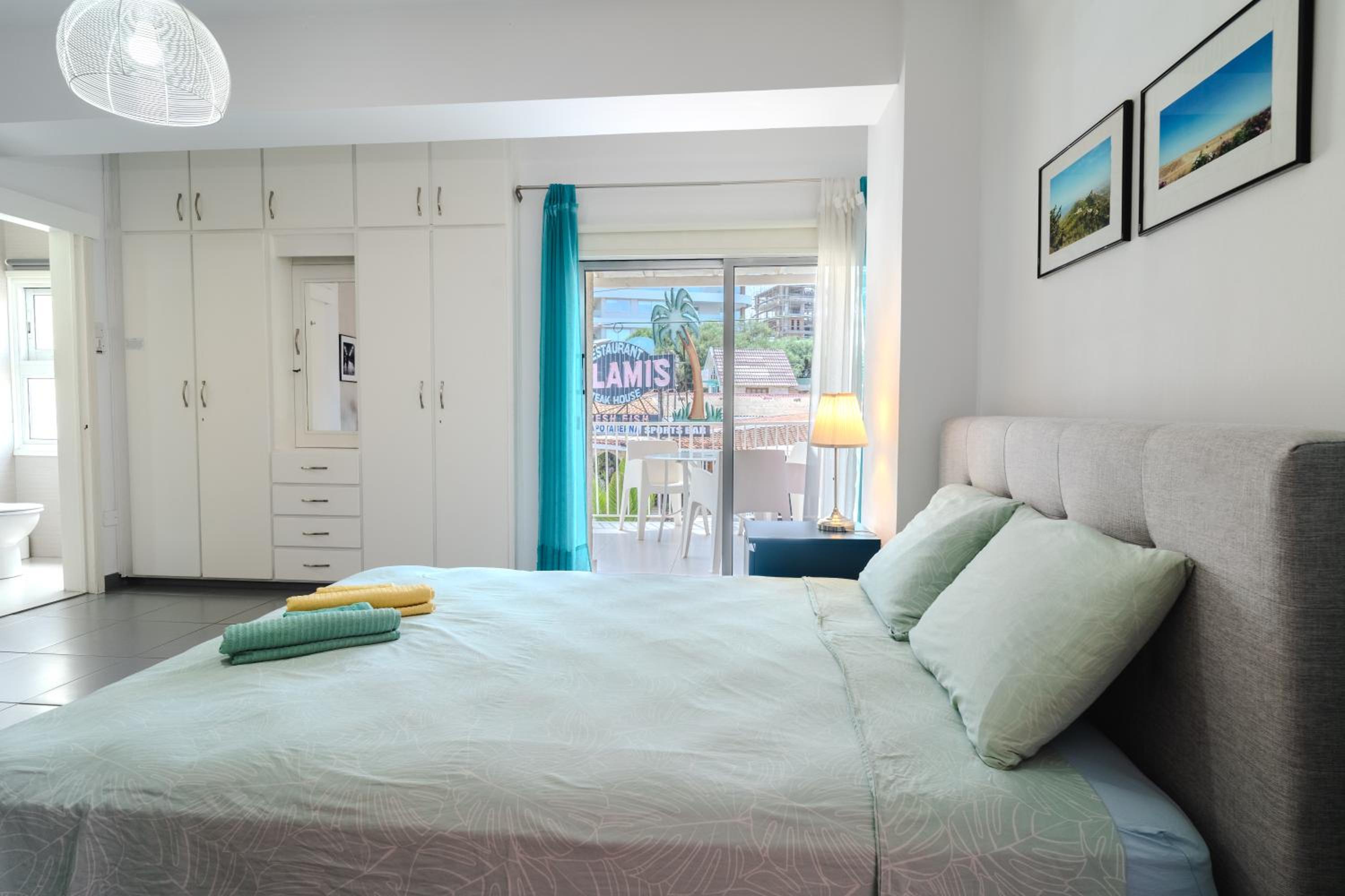 Mackenzie Blu Beach Studio view 4