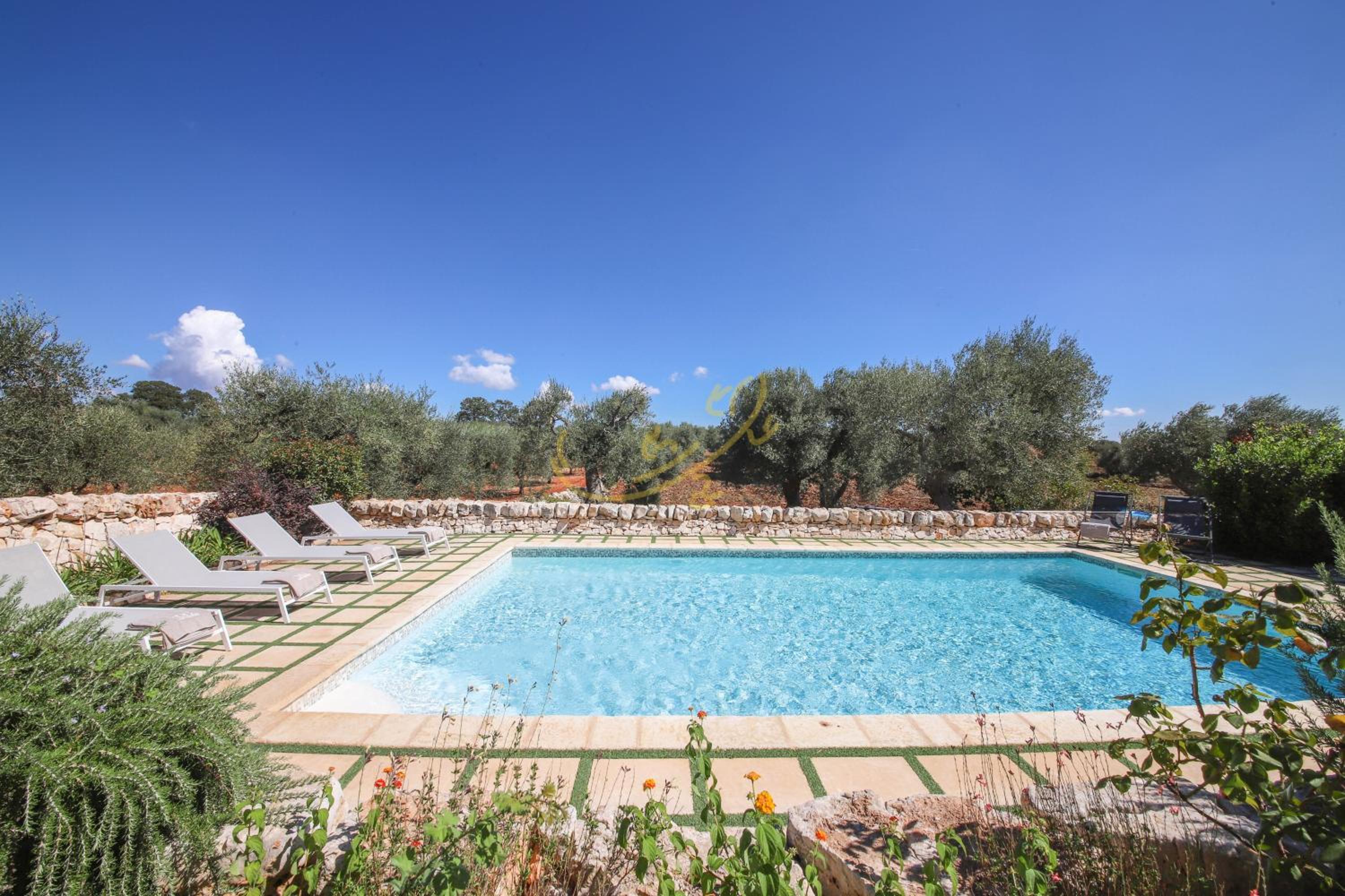 TD Trulli Locobello Stylish Cozy Trulli w Pool view 4