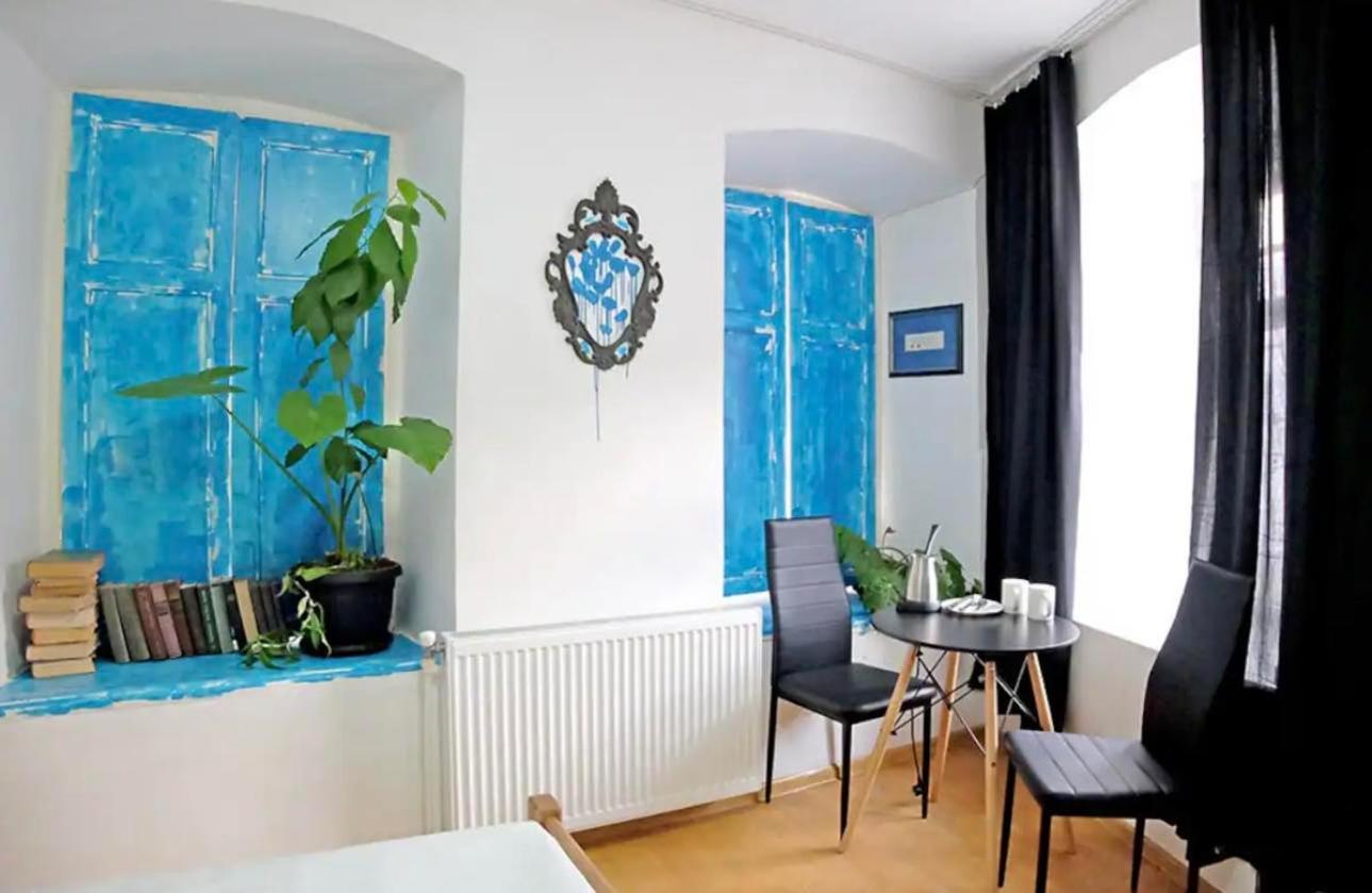 Room in Center 2 view 5