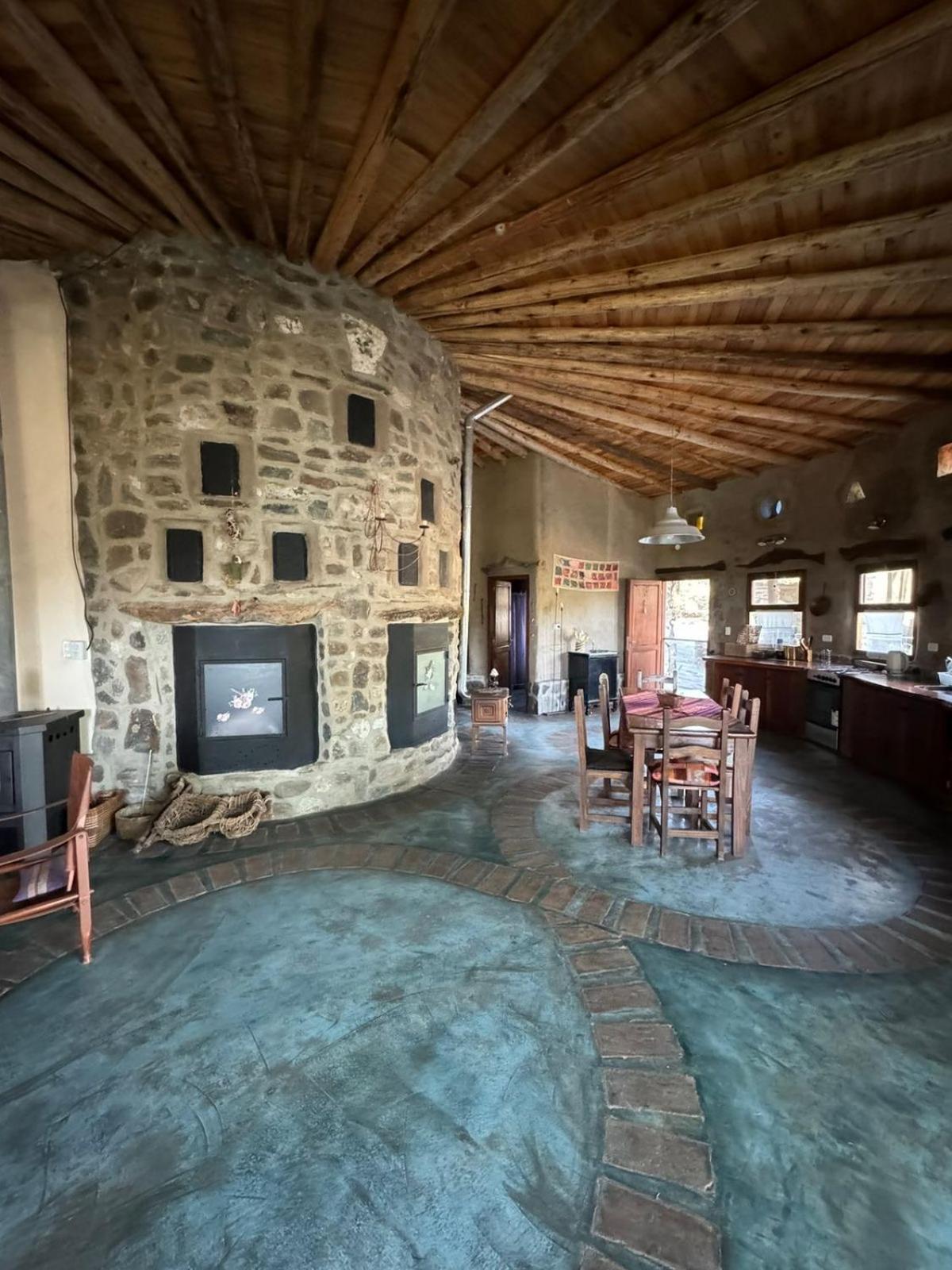 El Lugar
