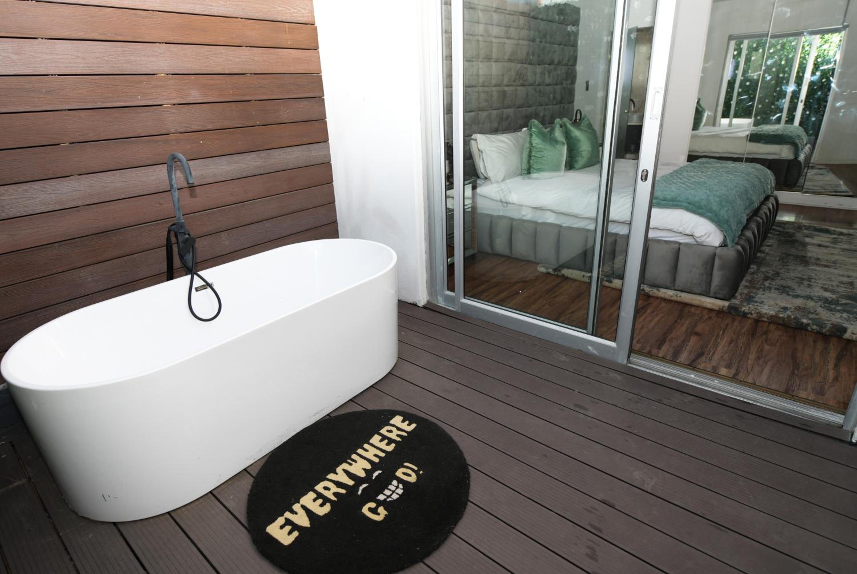 Hotel Boutique Home, The Peak of Luxury - Image 1