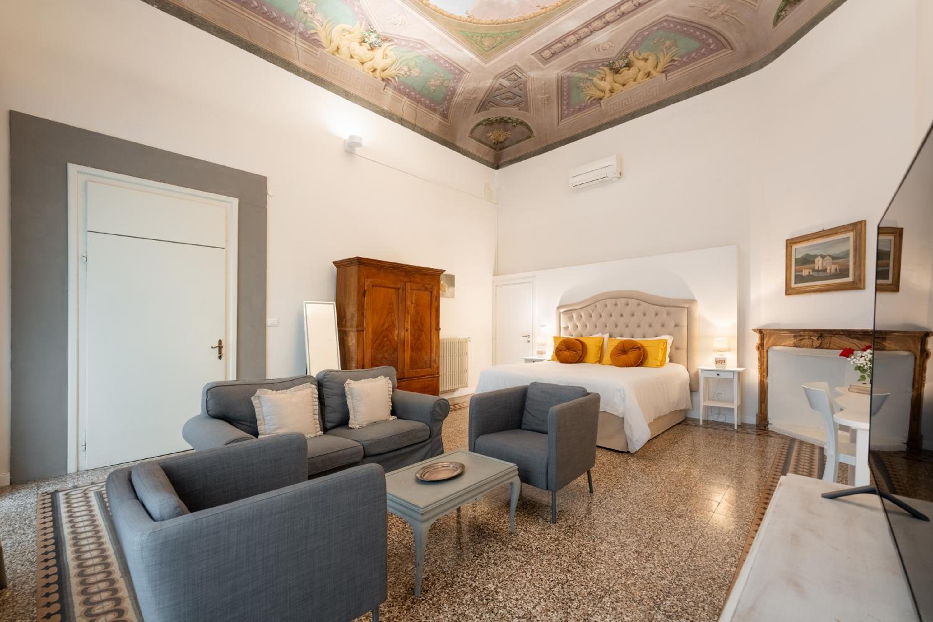 Palazzo D'Ambra Residenza d'Epoca